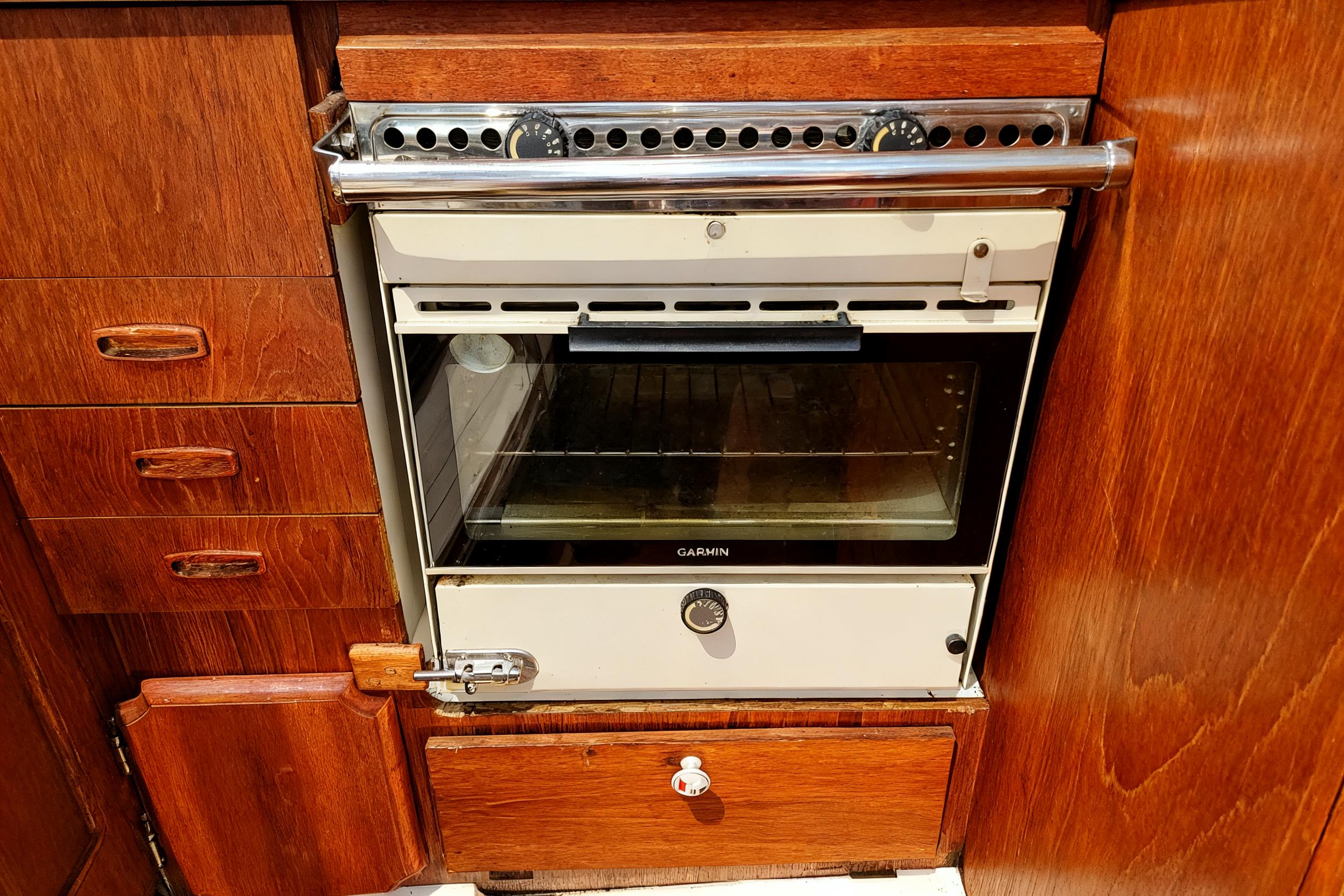 1984 Hunter 34