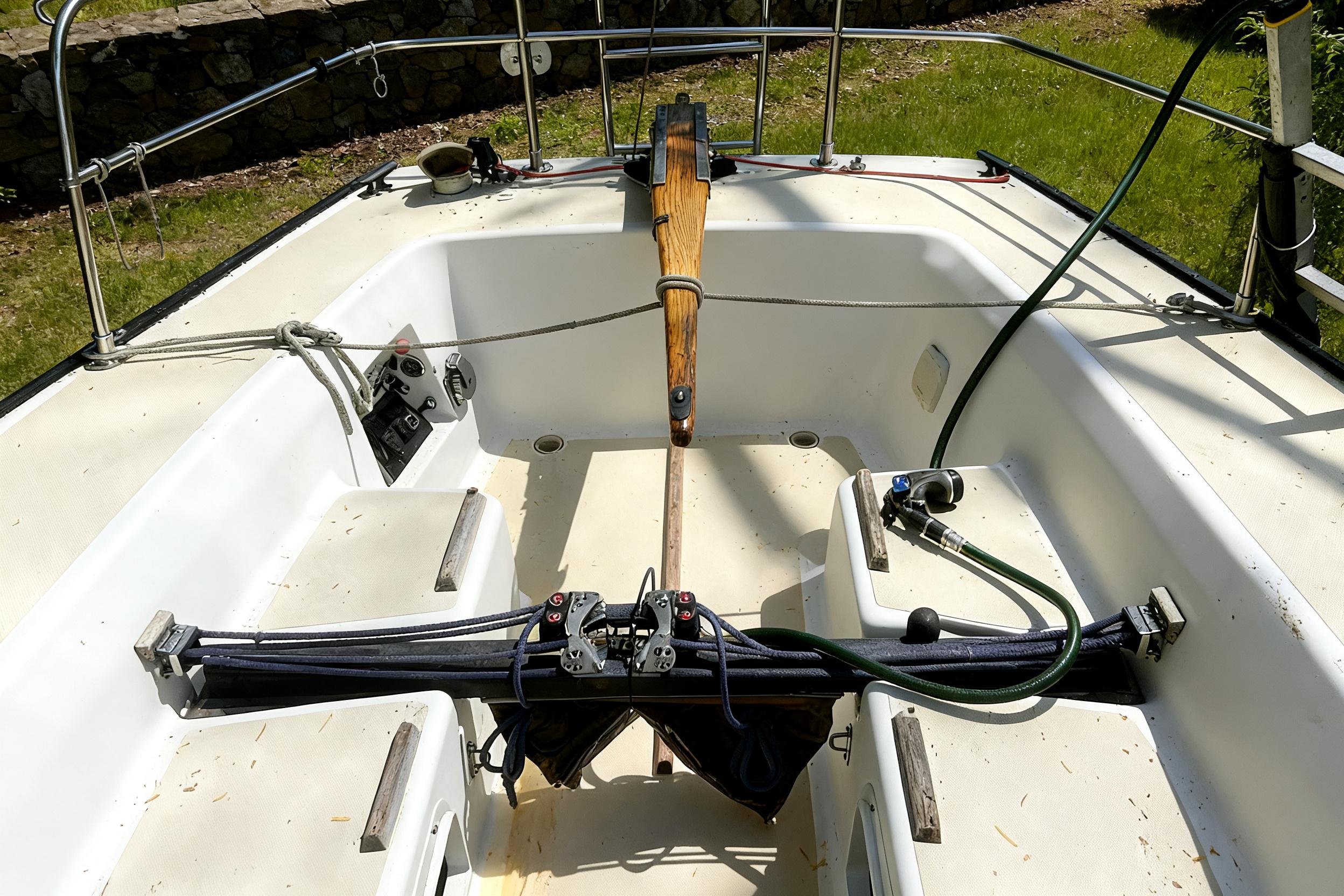 1984 J Boats J35