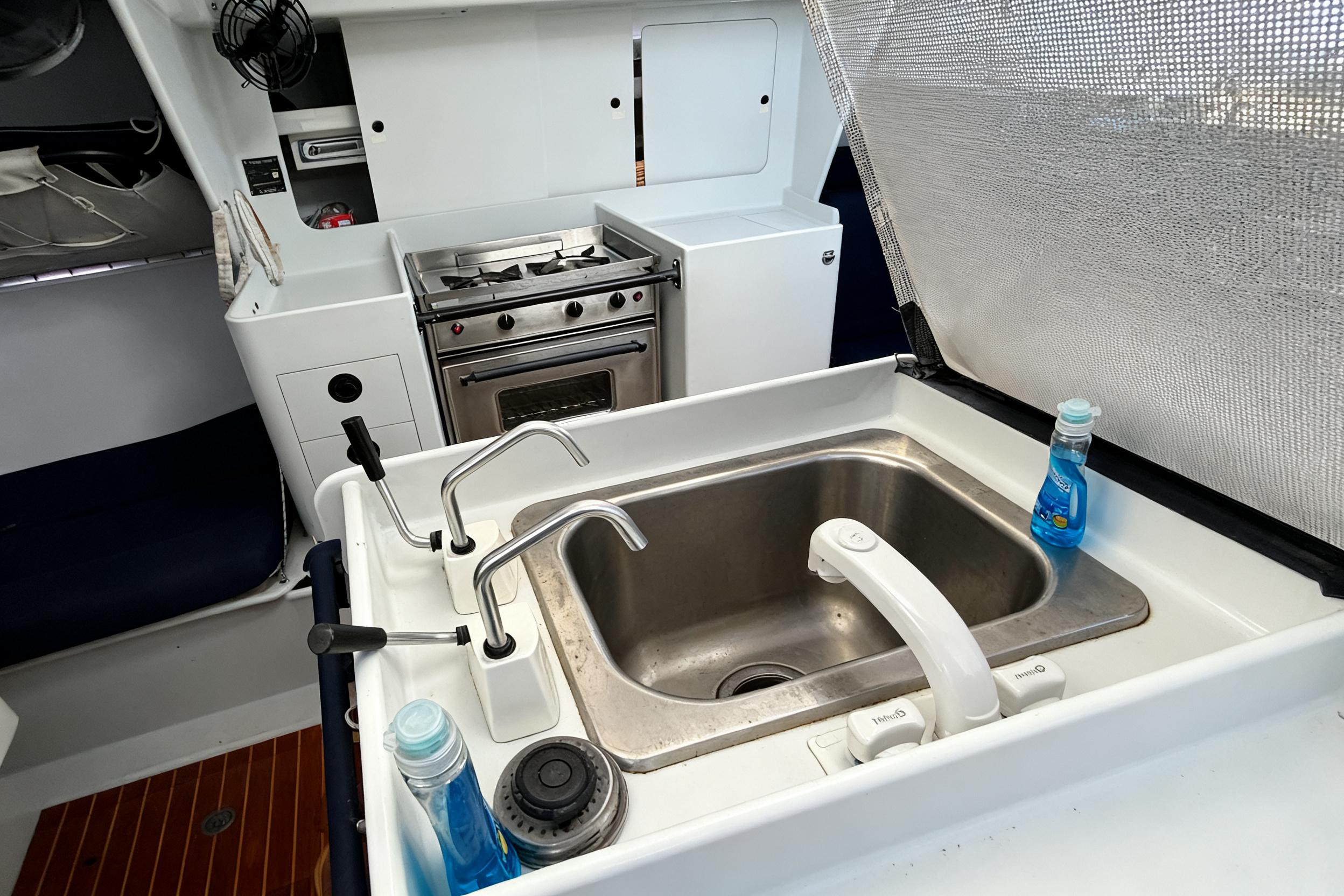 1995 Tripp 47
