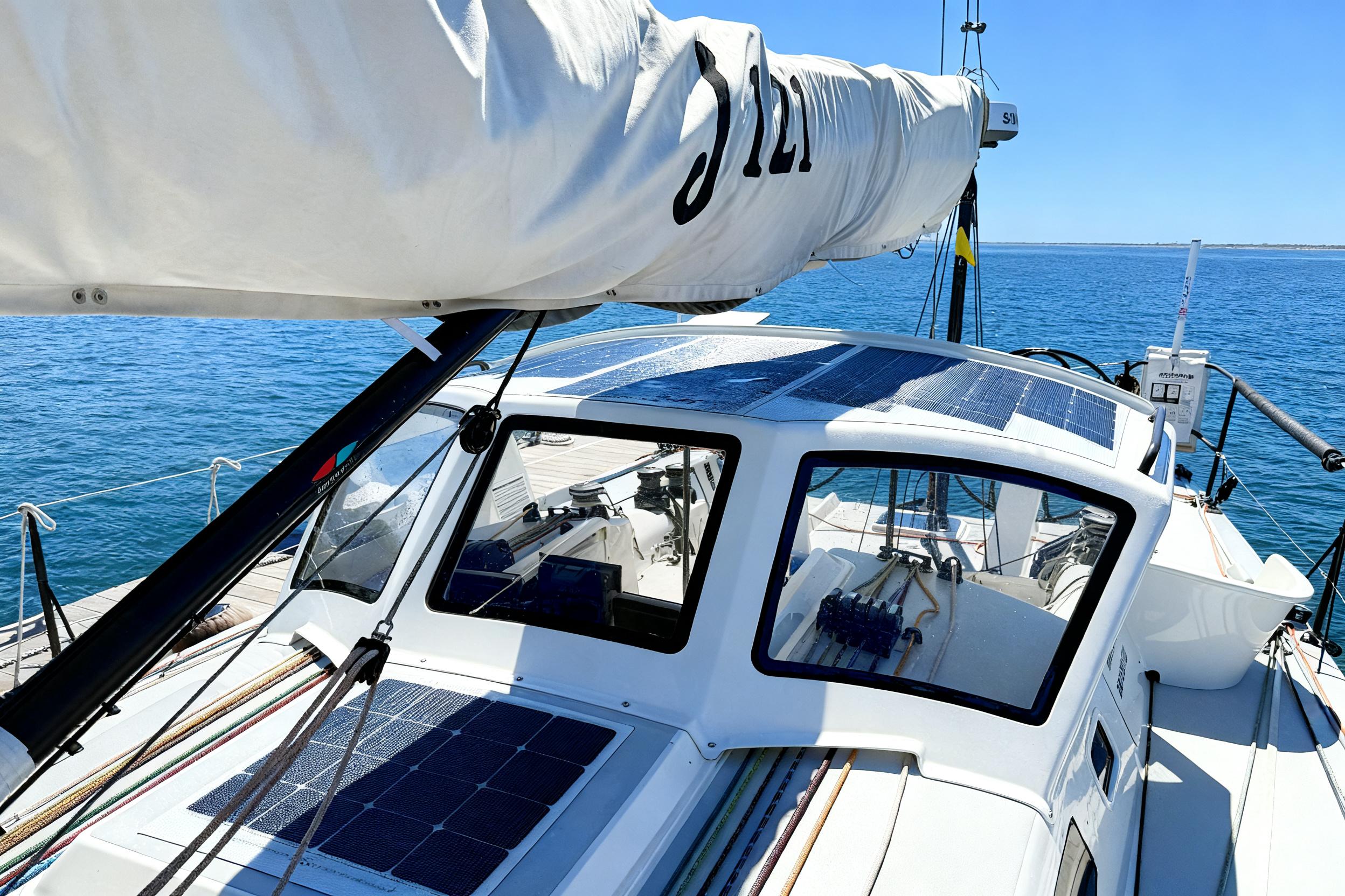 2018 J Boats J121