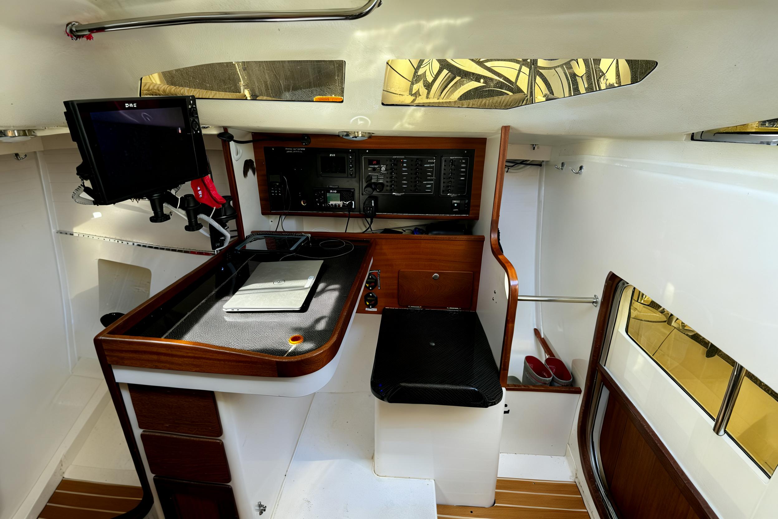 2019 J Boats J121