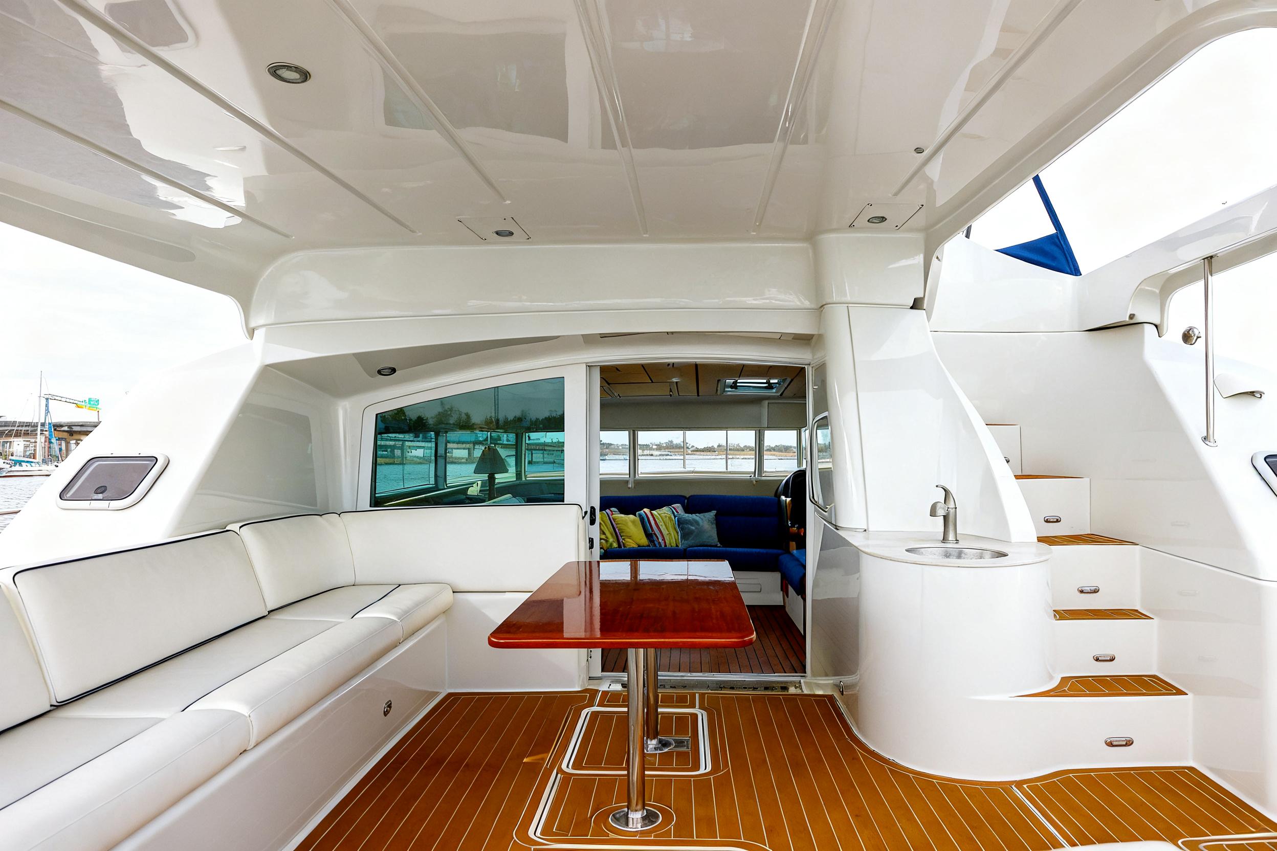 2004 Lagoon Power 43