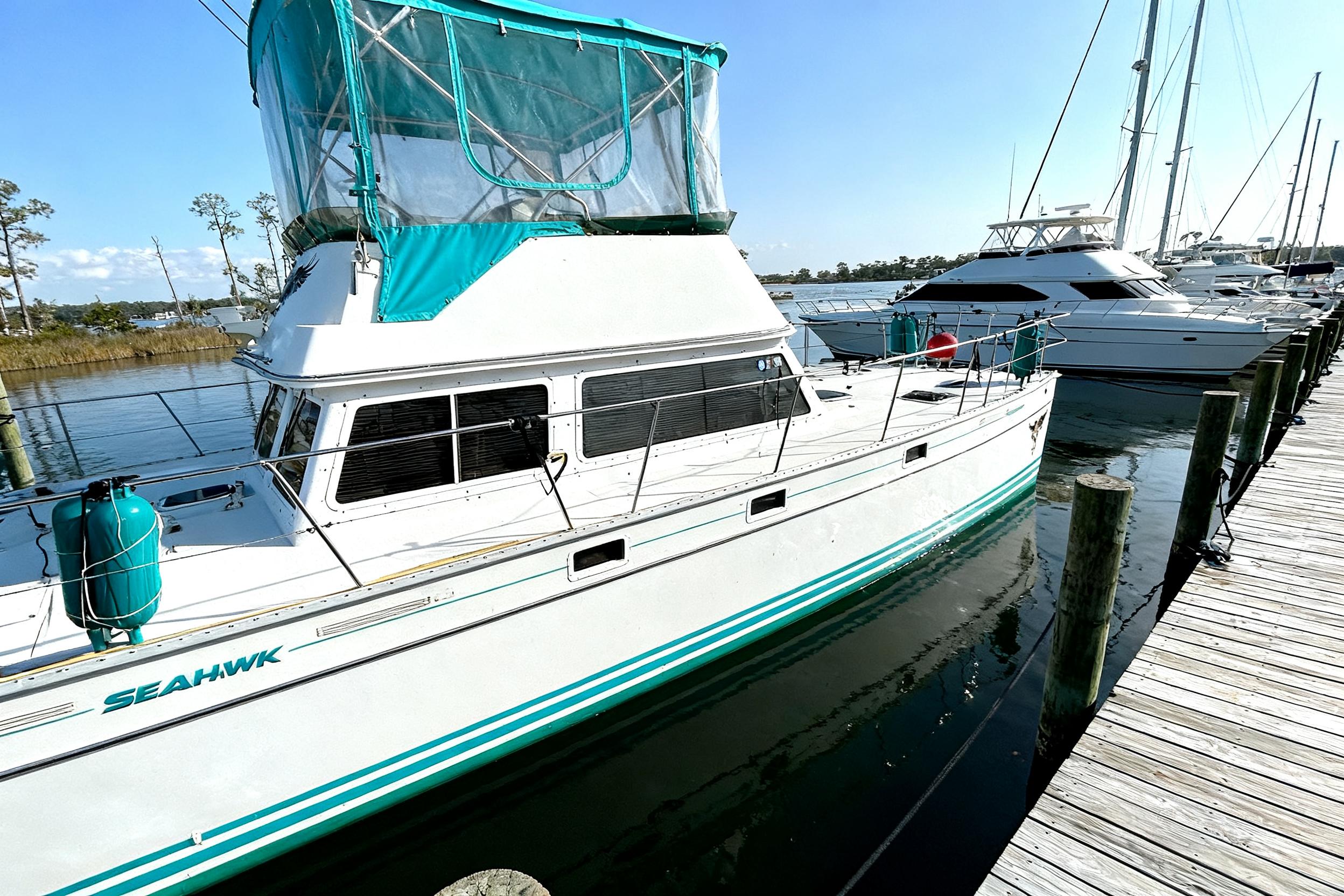 2004 PDQ 34 Power Catamaran