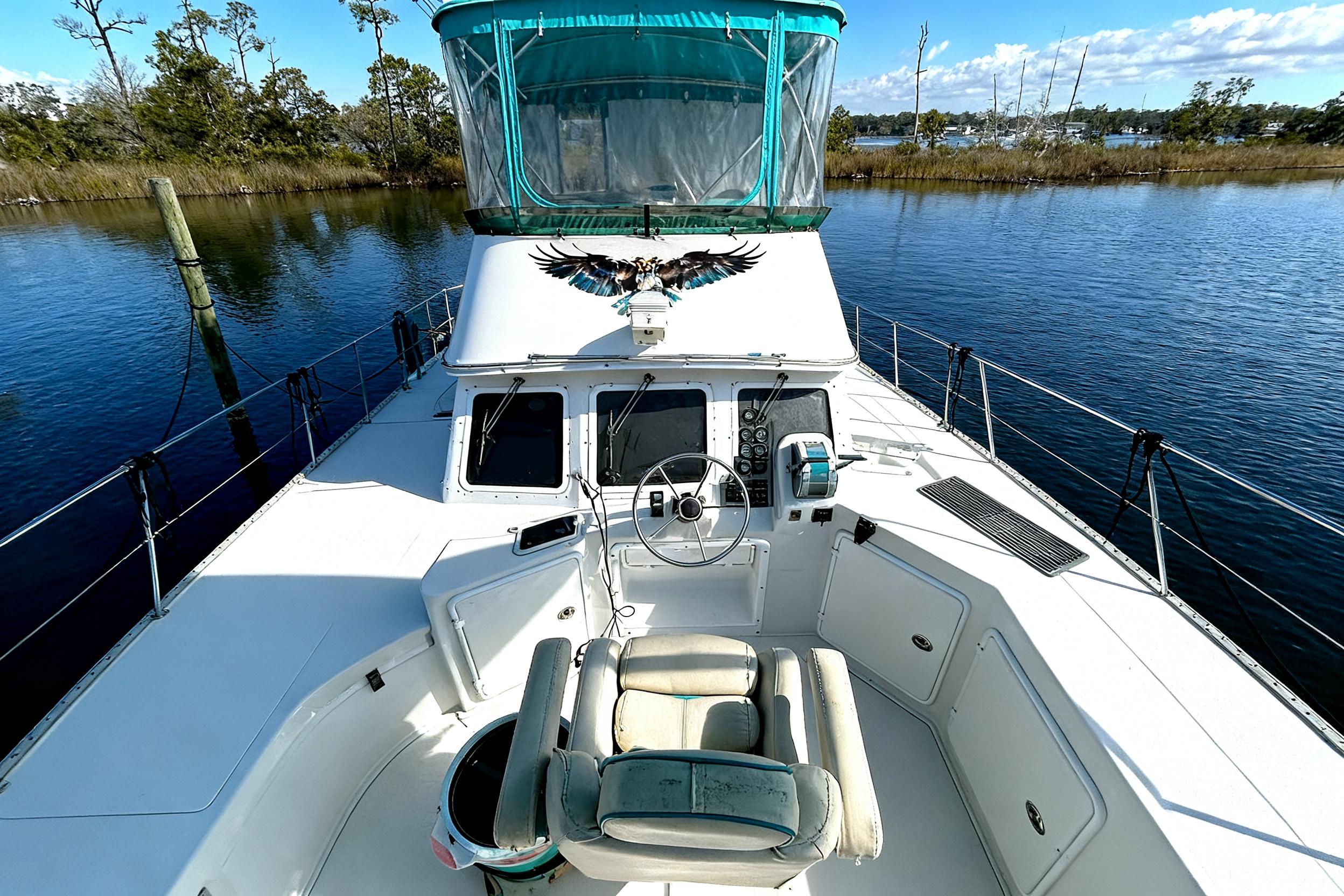 2004 PDQ 34 Power Catamaran