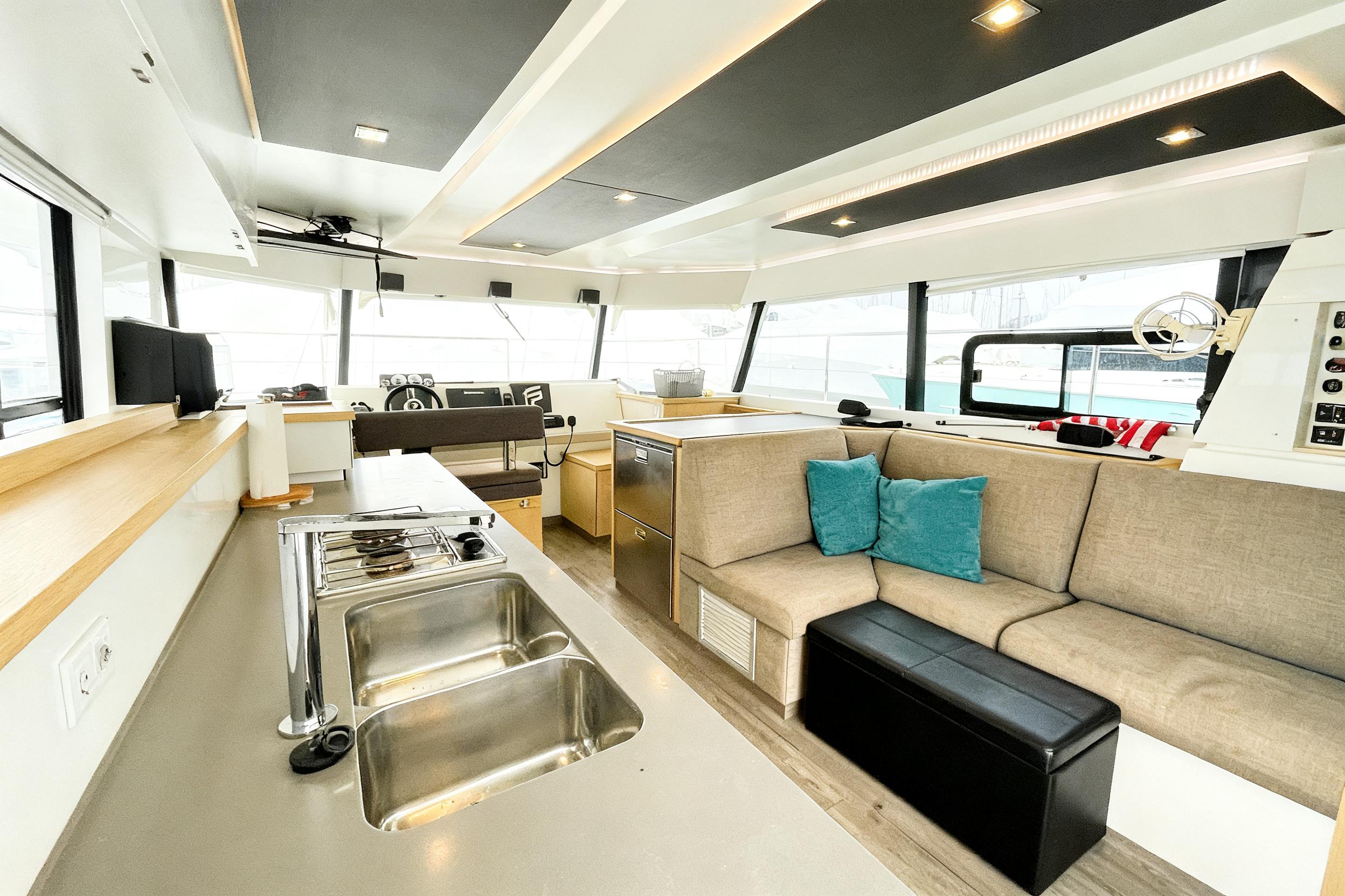 2019 Fountaine Pajot MY 37