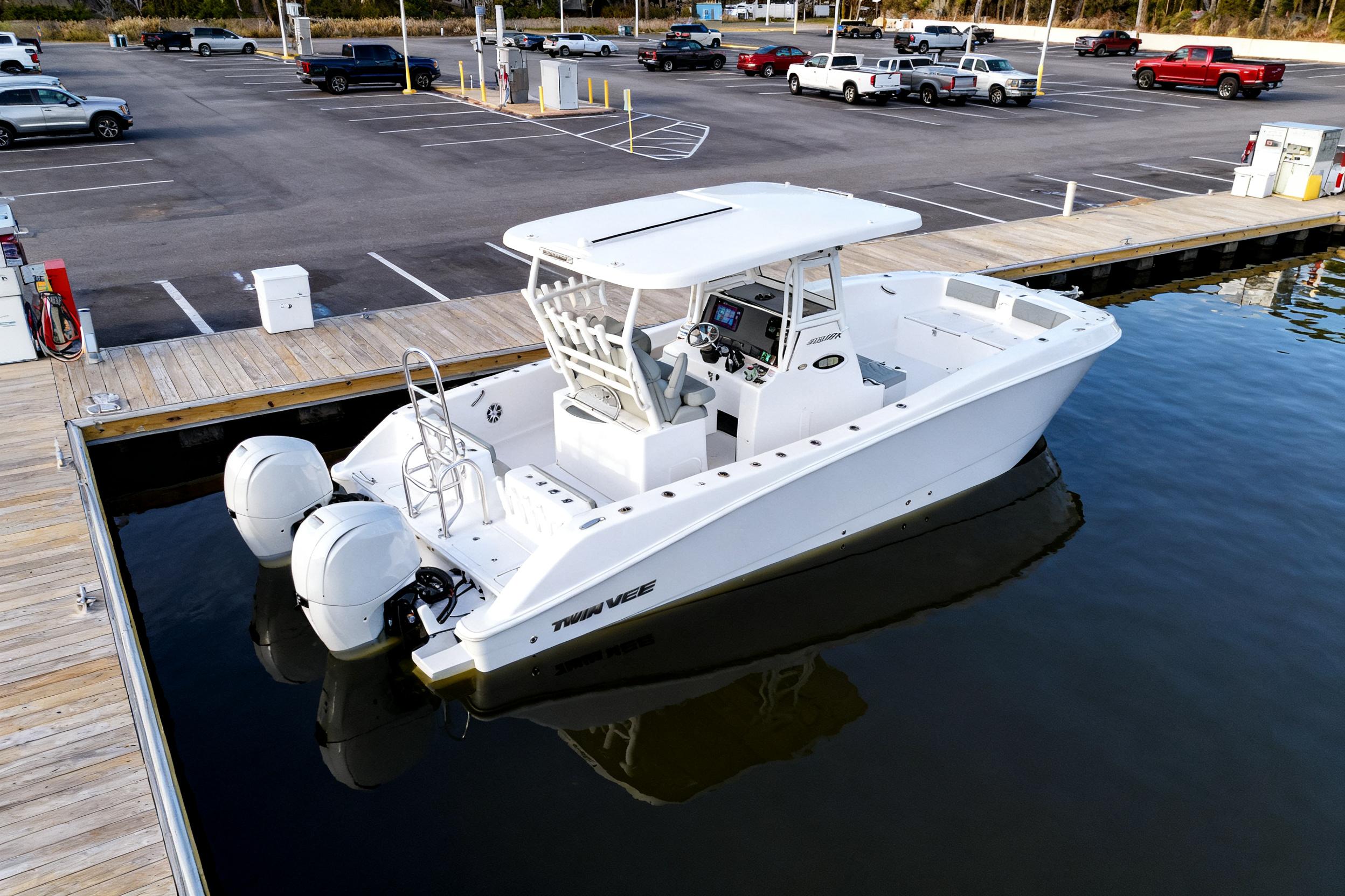 2023 Twin Vee 260 GFX CC