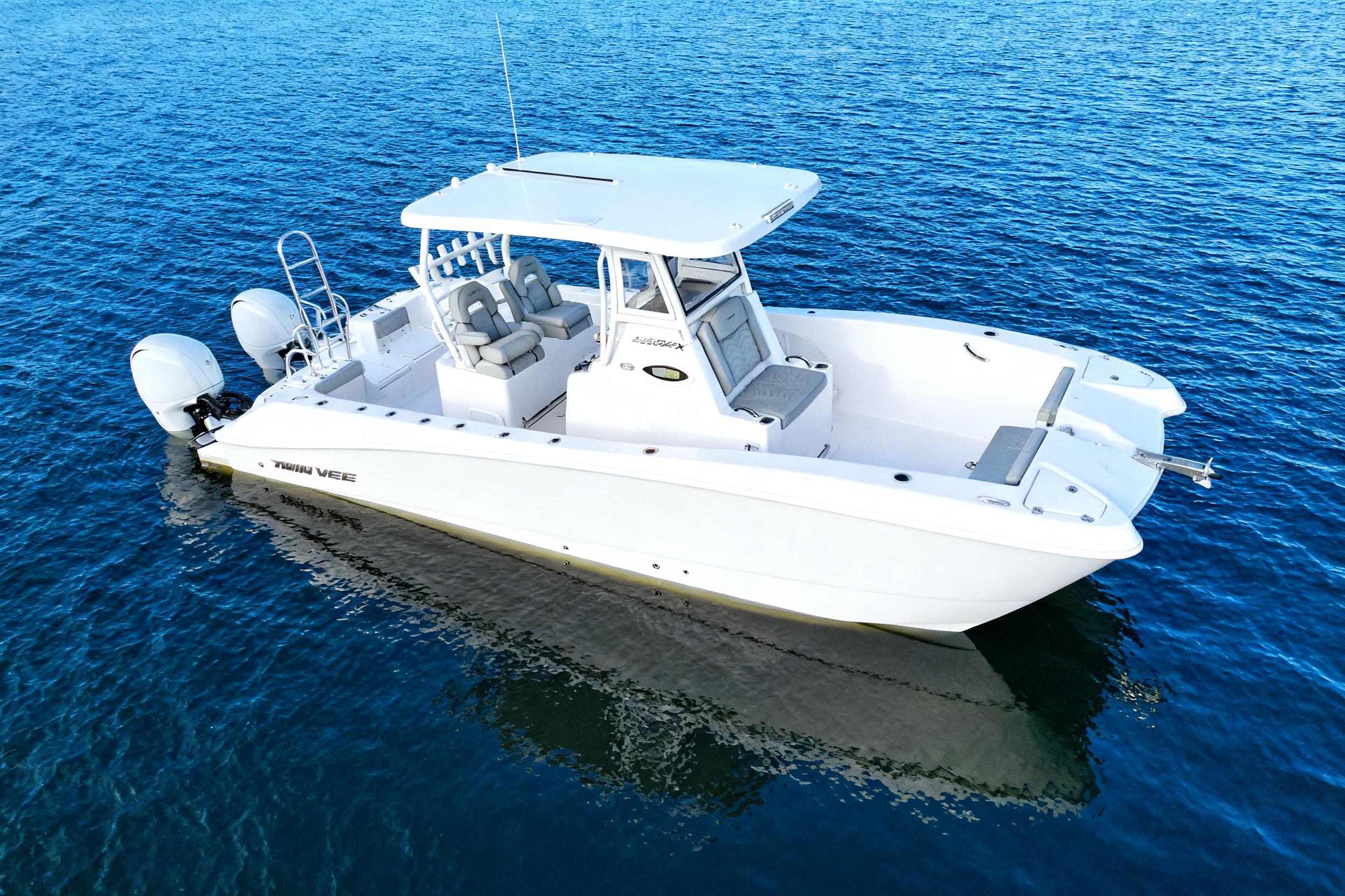2023 Twin Vee 260 GFX CC