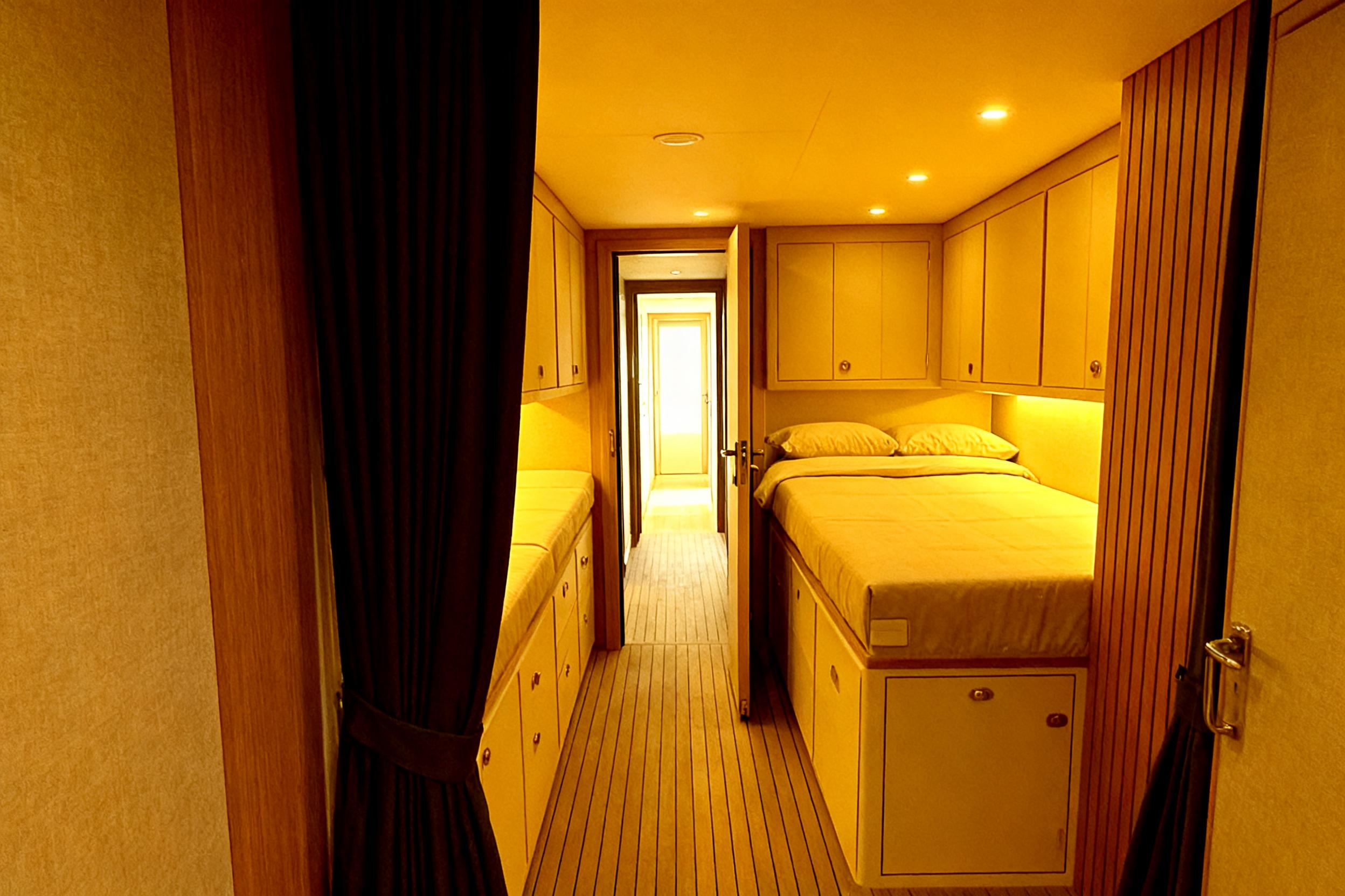 1987 Burger 86 Raised Pilothouse