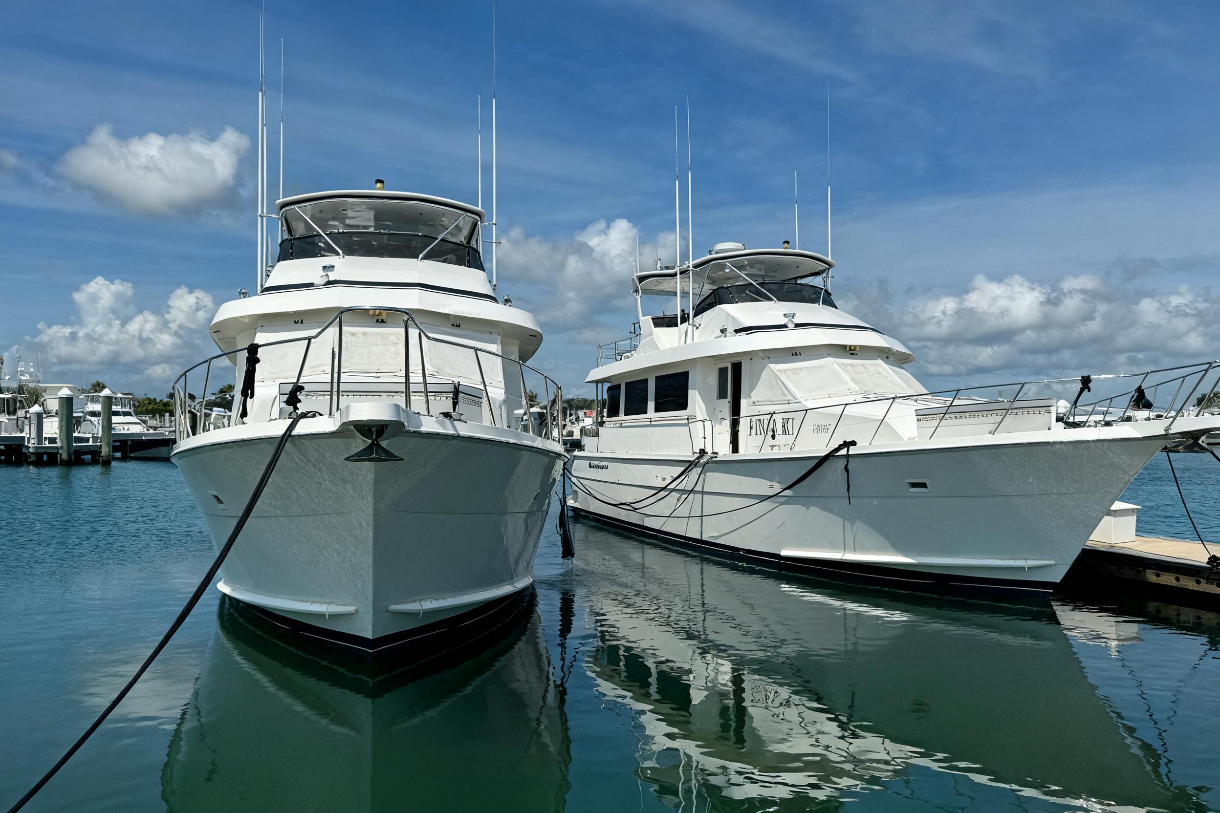 1995 Hatteras 74 Cockpit Motor Yacht