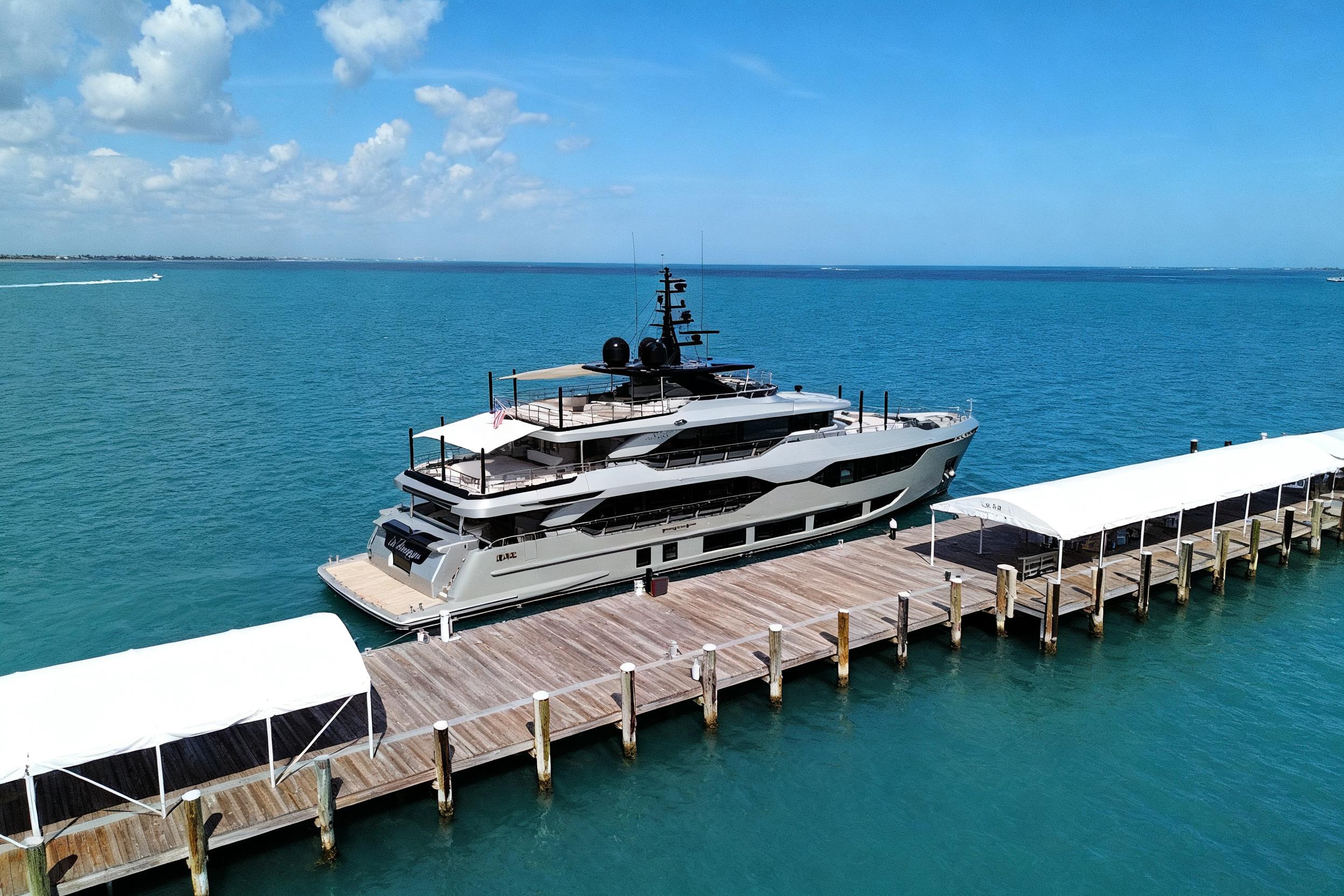 2025 Majesty 120