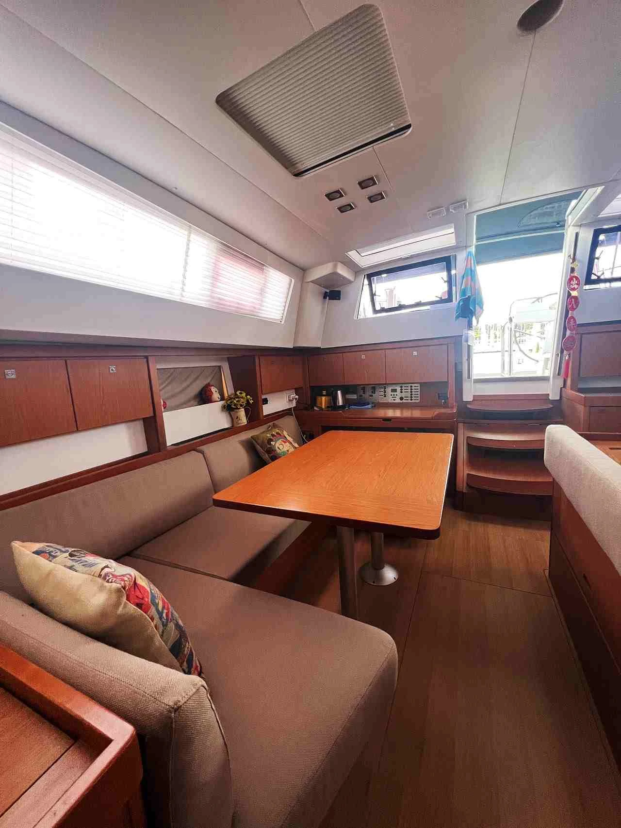 Beneteau Oceanis 43 Family