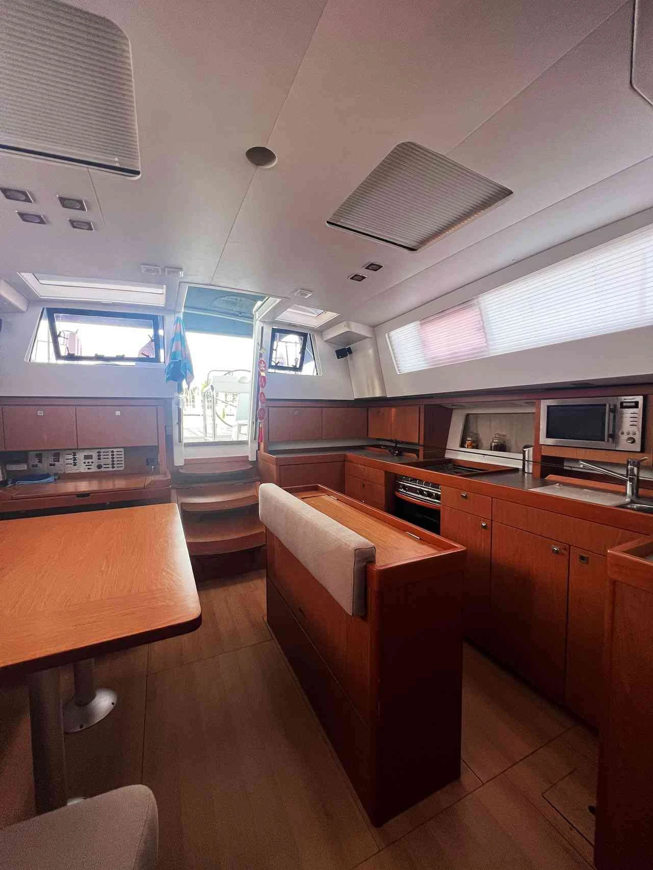 Beneteau Oceanis 43 Family