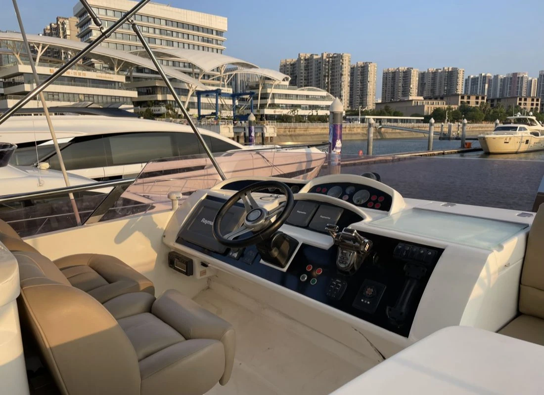 Princess 50 Flybridge yacht