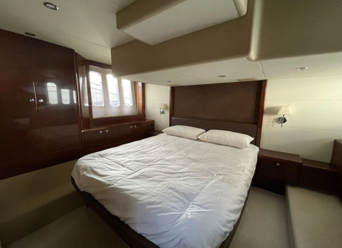 Princess 50 Flybridge yacht