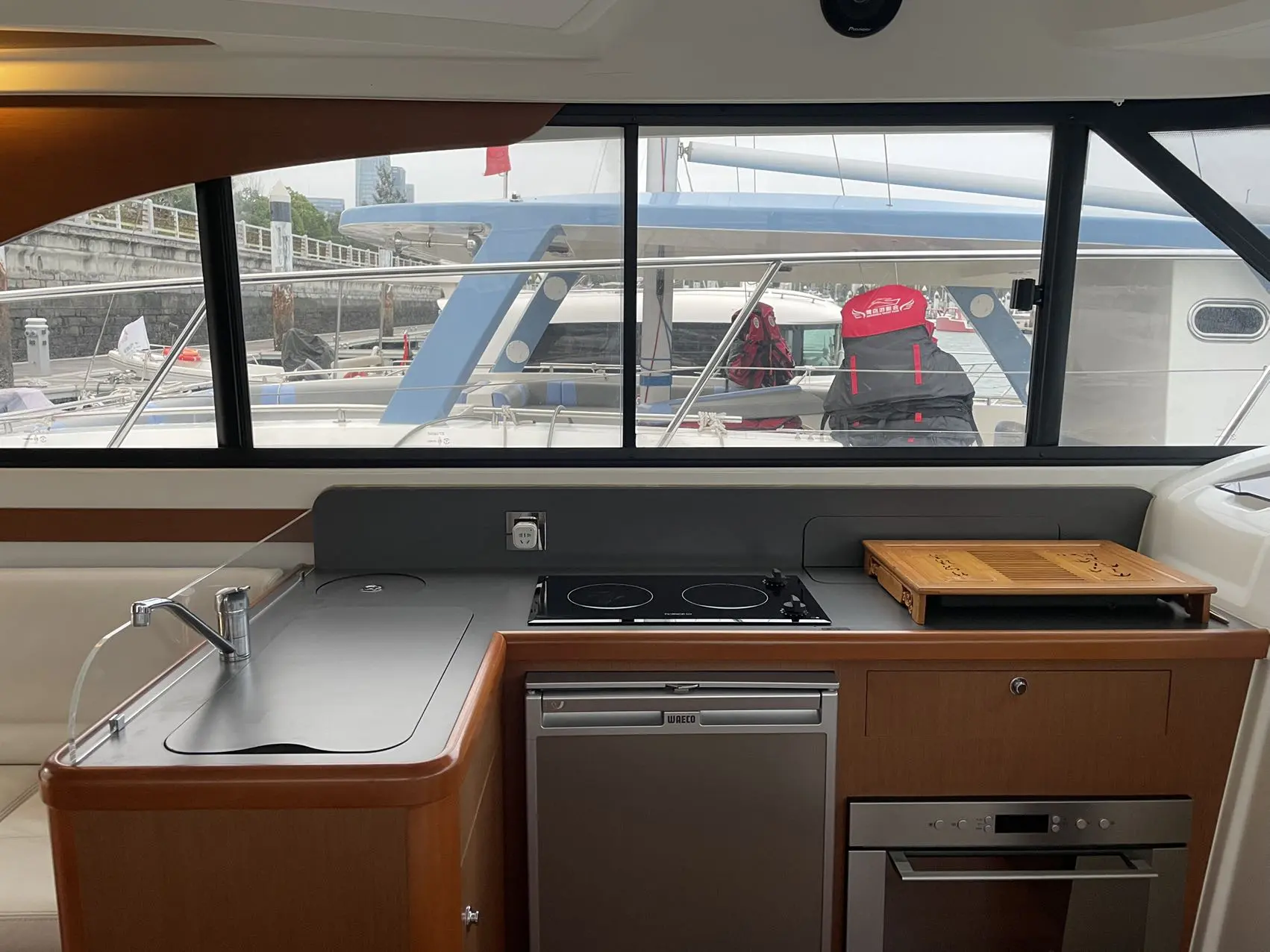 Barracuda 42 Flybridge