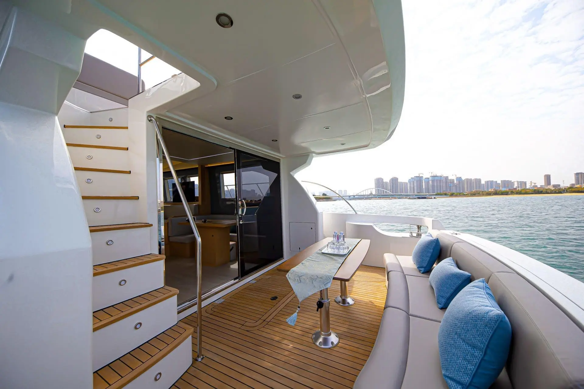MoonOcean 52 Flybridge
