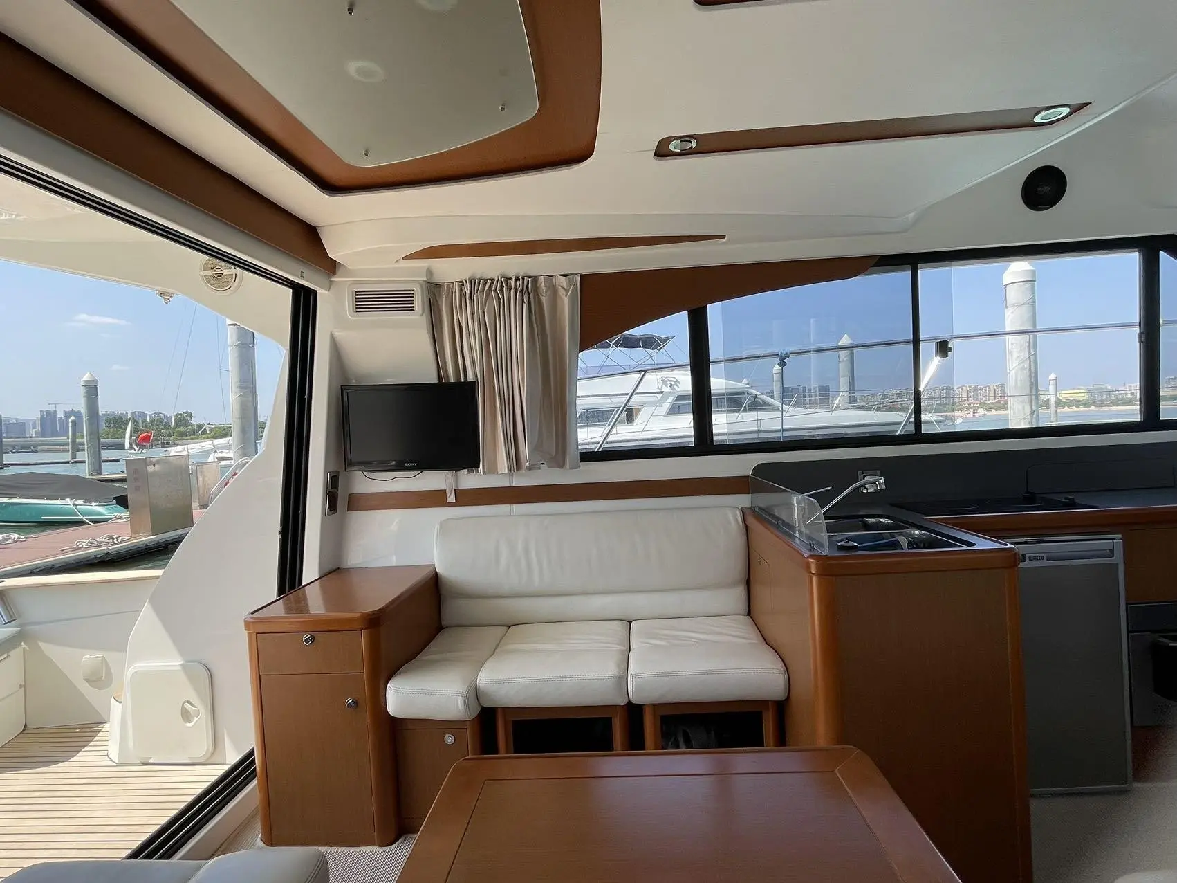 Barracuda 42 Flybridge