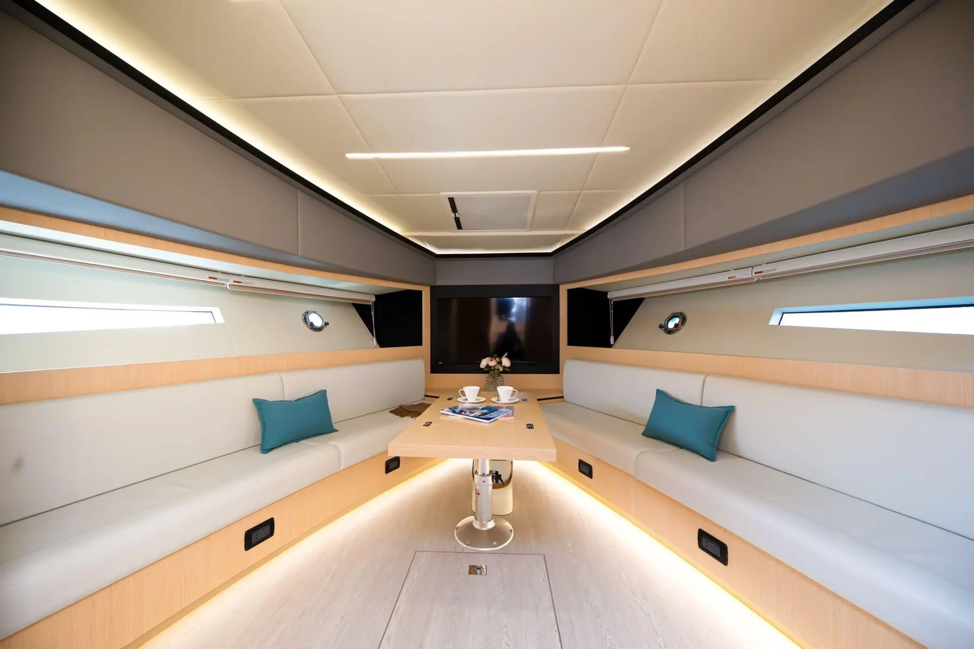MoonOcean 52 Flybridge
