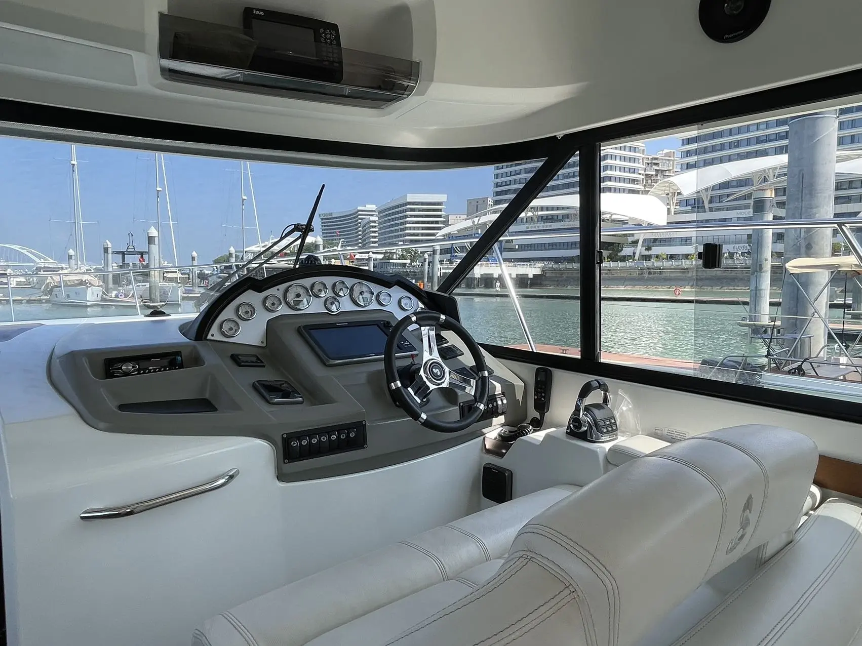 Barracuda 42 Flybridge