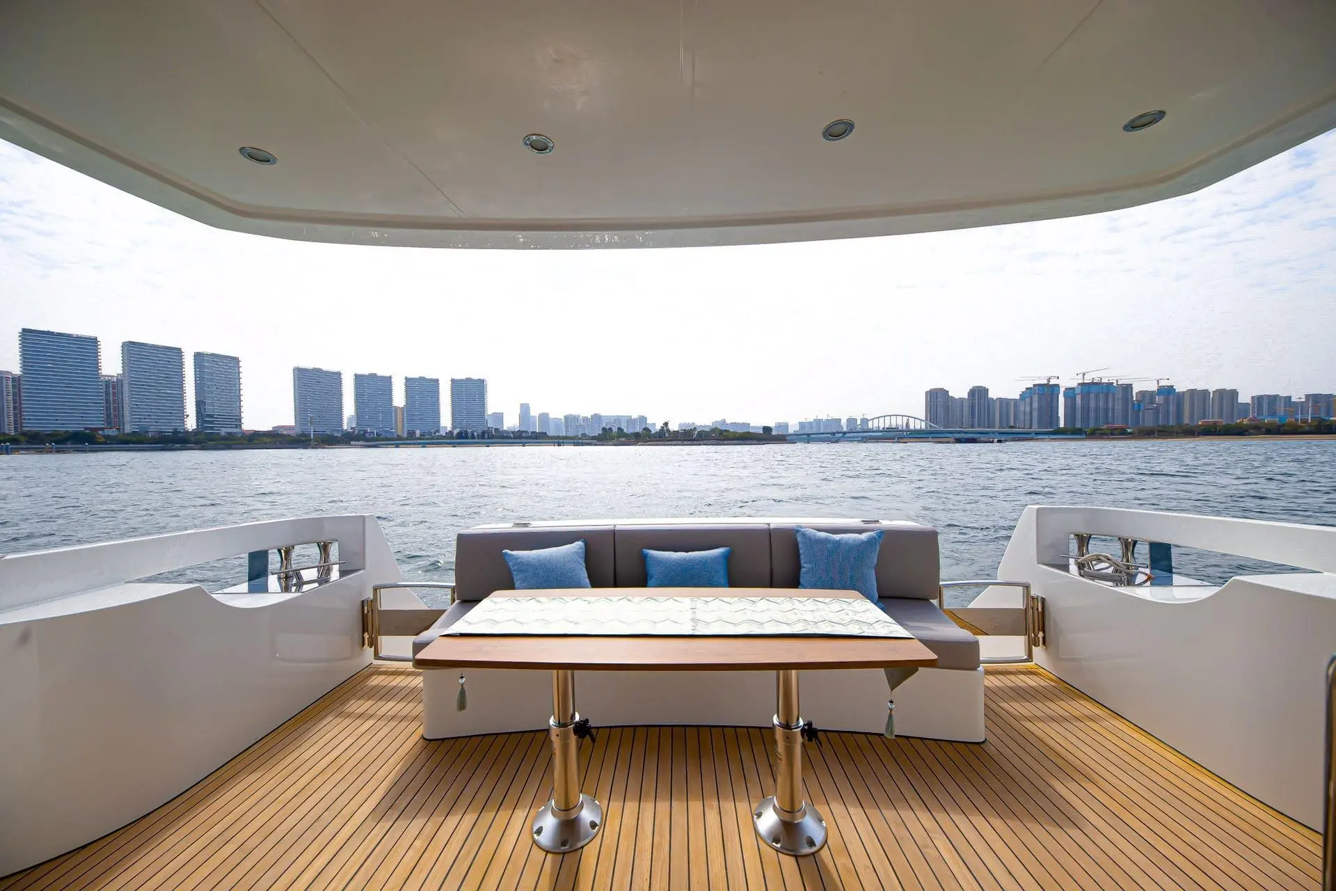 MoonOcean 52 Flybridge