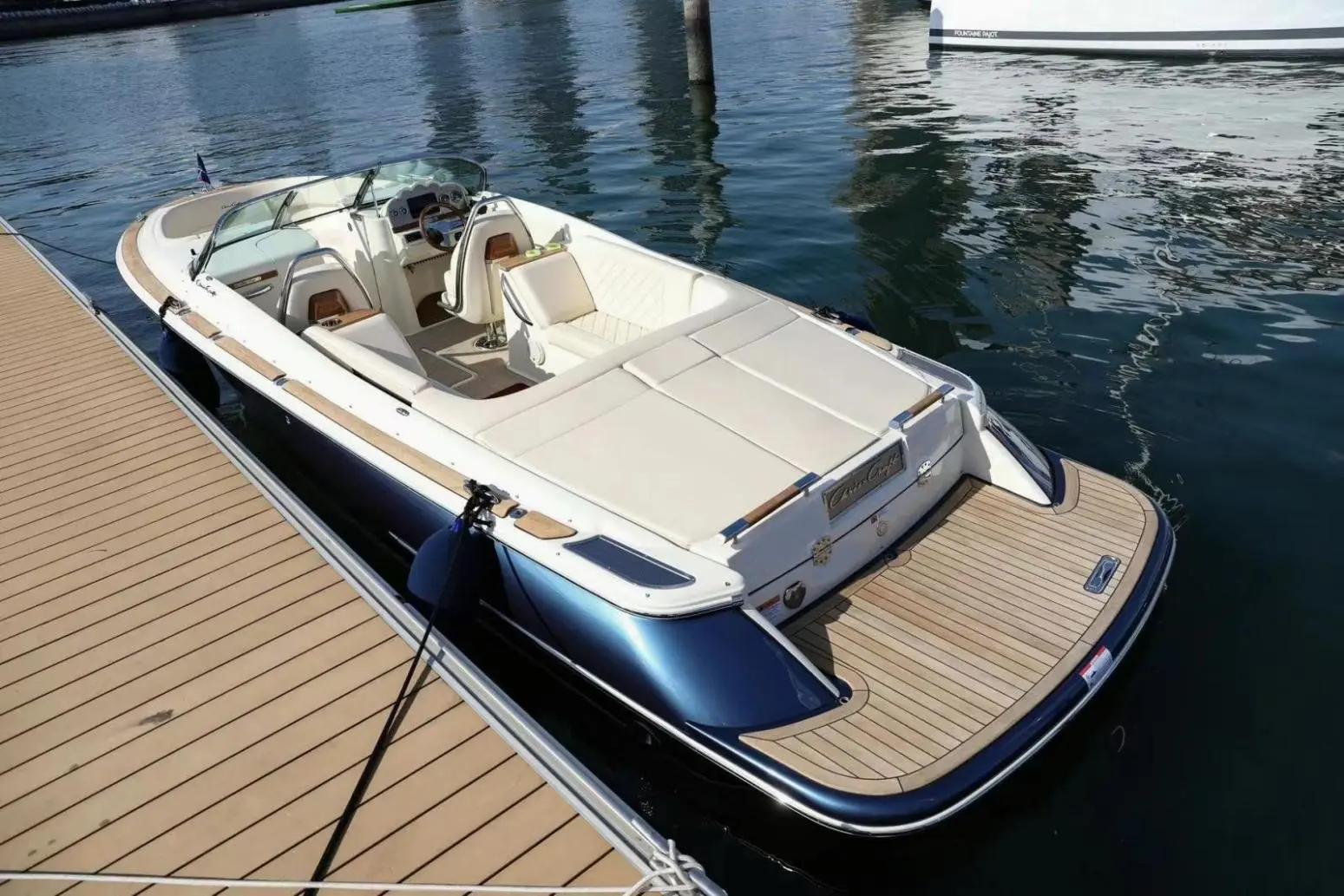 Chris-Craft Launch27