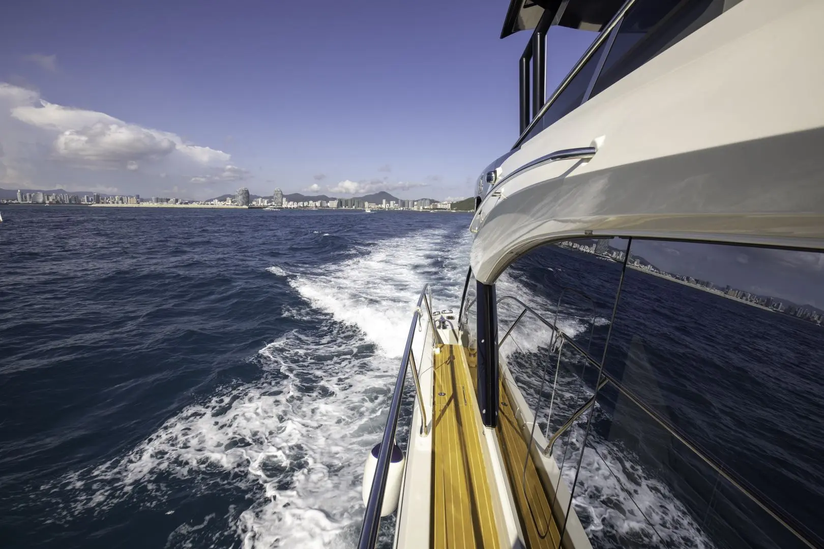 Monte Calor 6 Flybridge