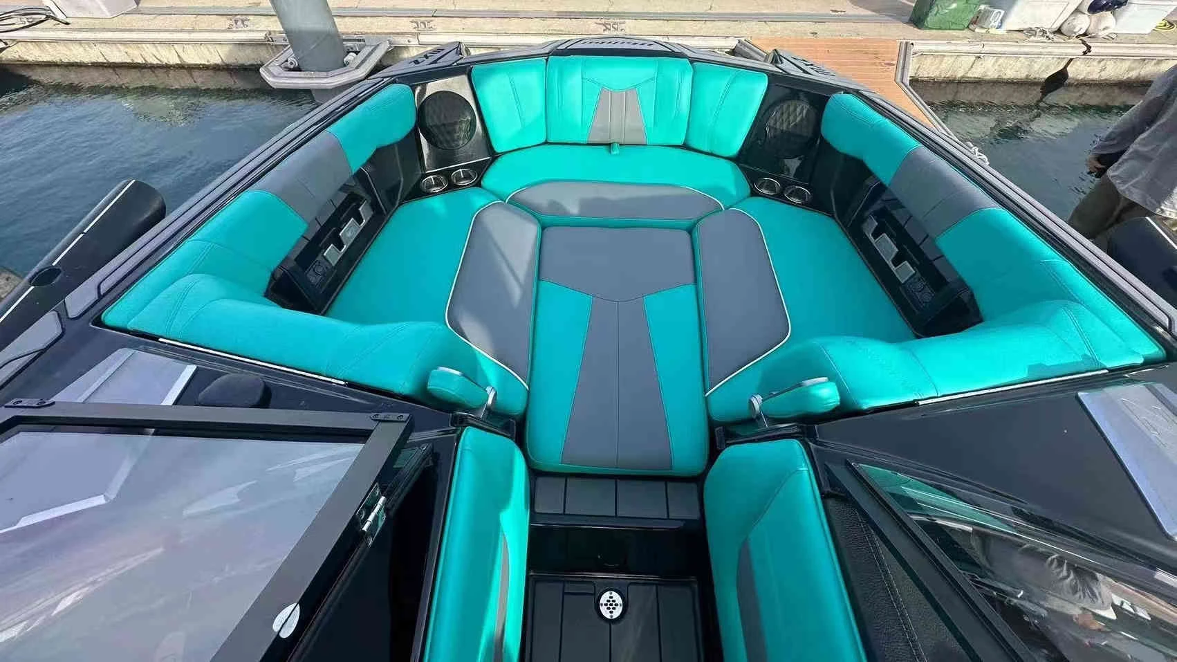Malibu 24 MXZ