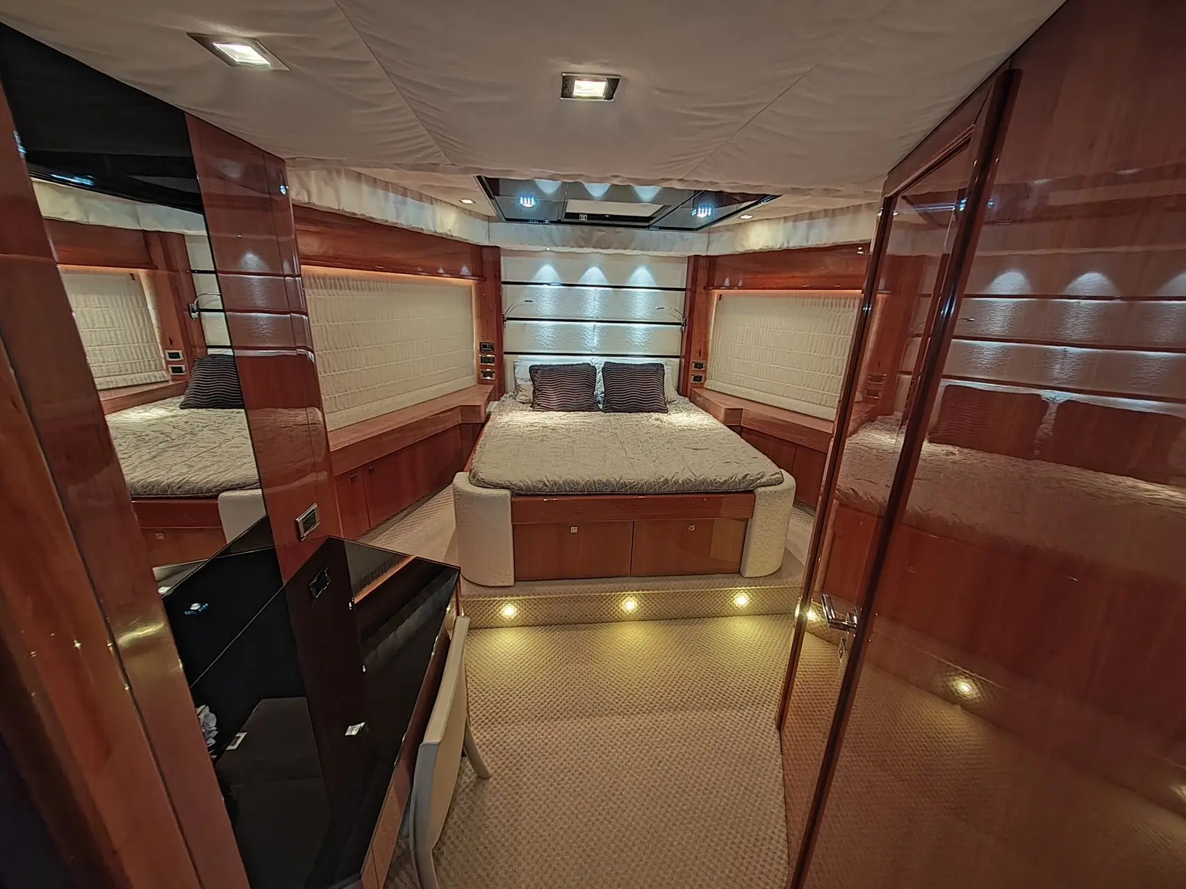 Sunseeker 80 Flybridge