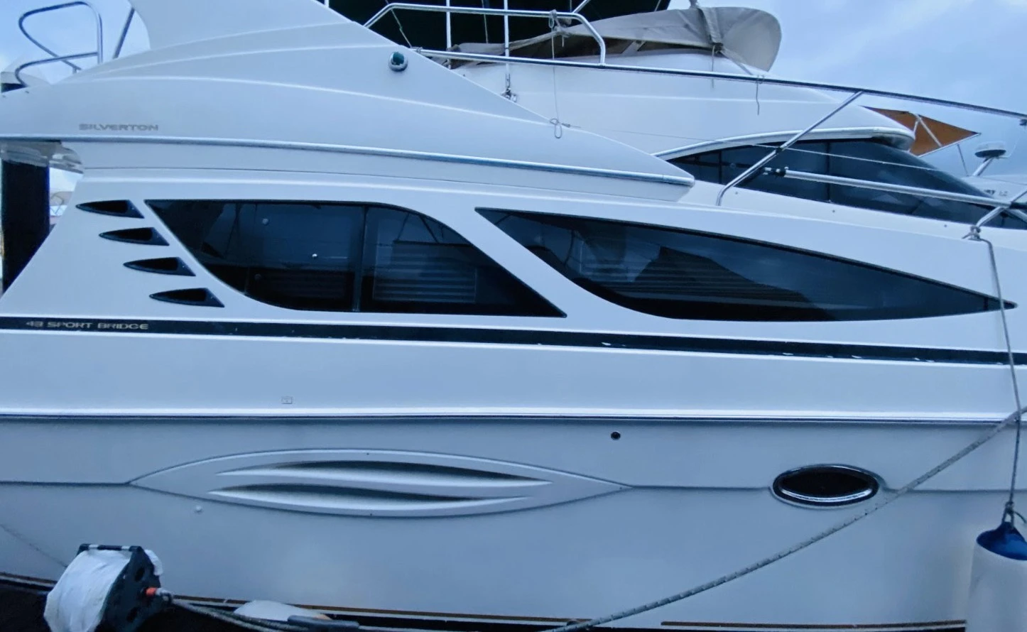 Silverton 43 Sport Bridge