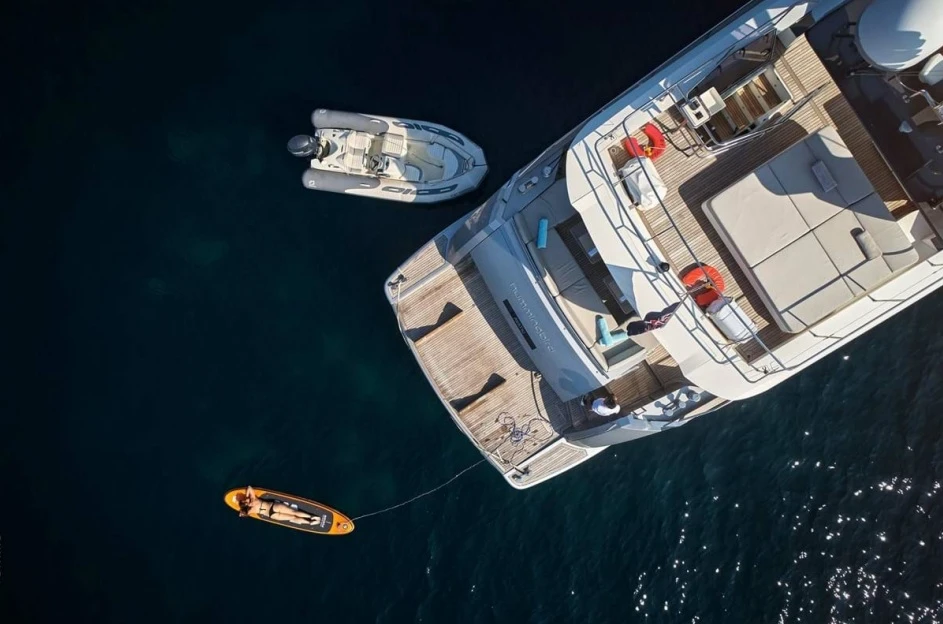 Humming Birds 100 Super Sport Yacht