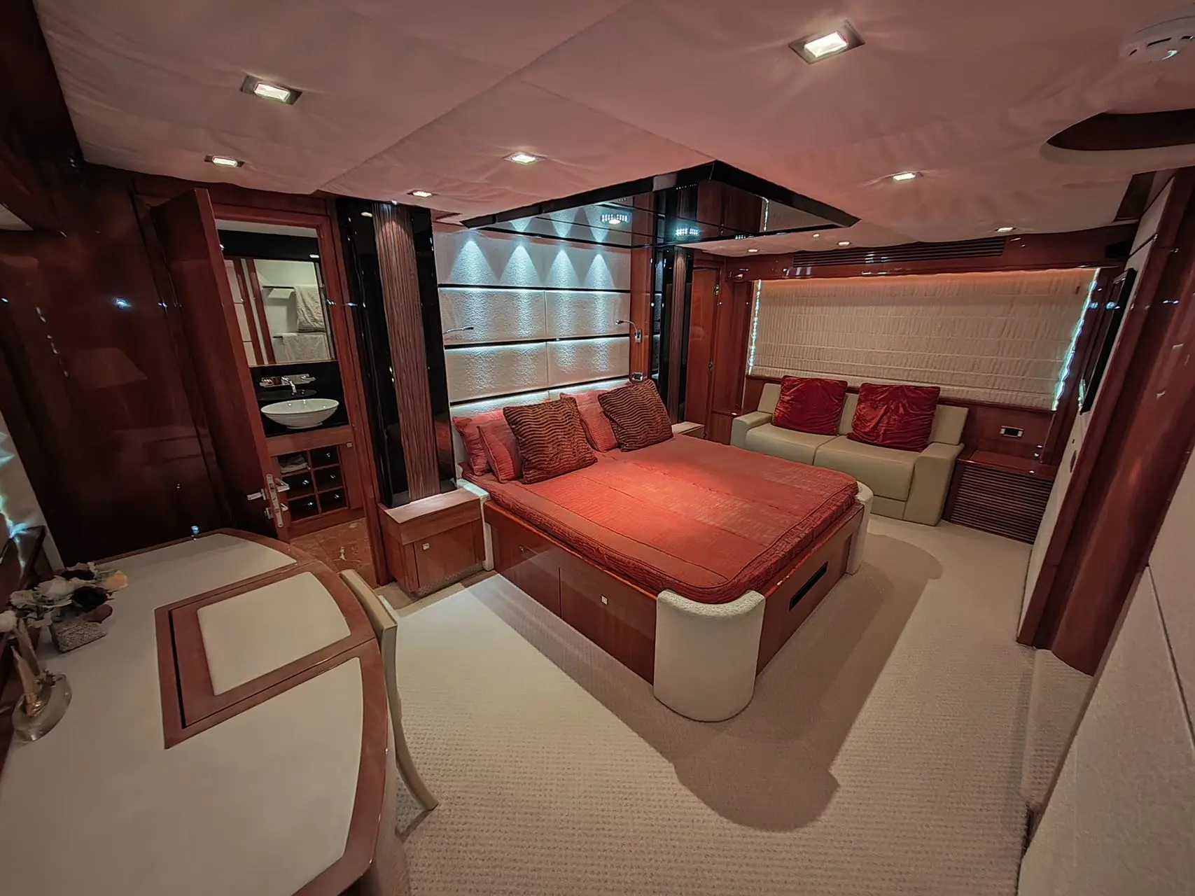 Sunseeker 80 Flybridge