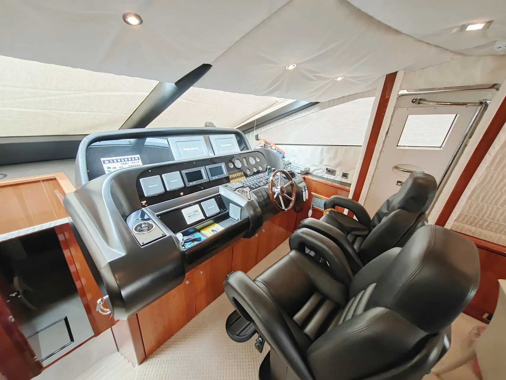 Sunseeker 80 Flybridge