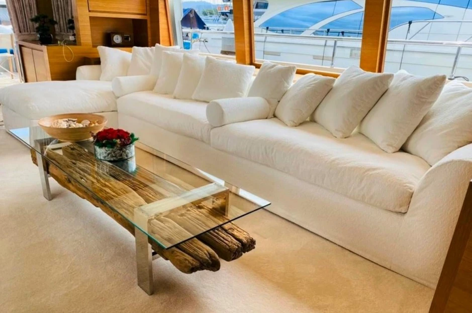 Humming Birds 100 Super Sport Yacht