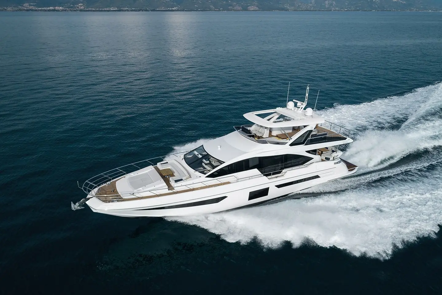 Azimut Grande 25 METRI