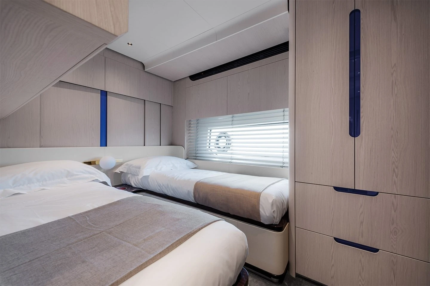 Azimut Grande 25 METRI