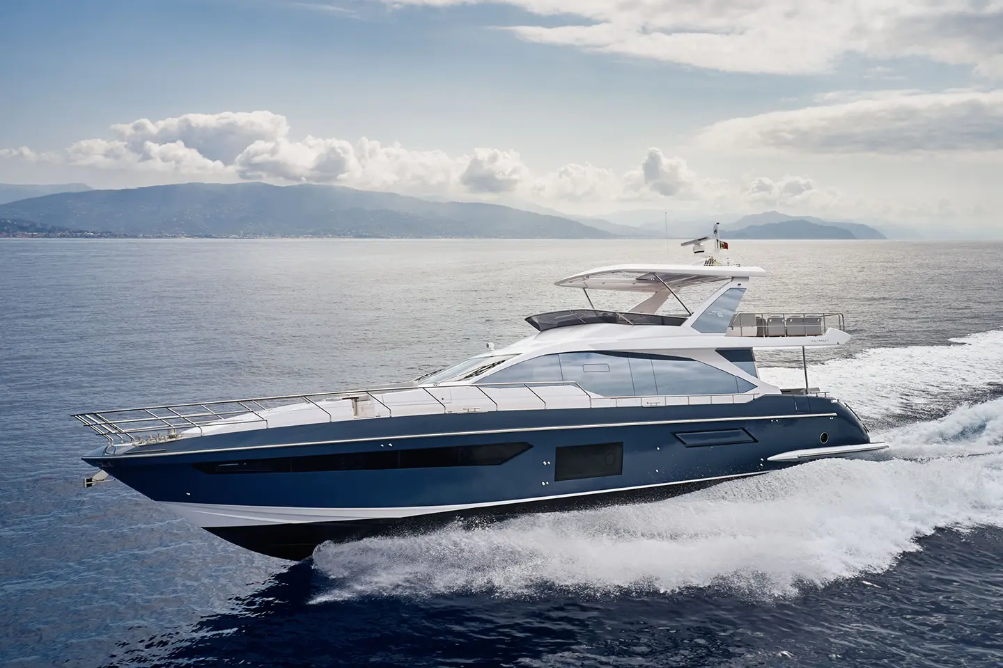Azimut 72 Flybridge Yacht
