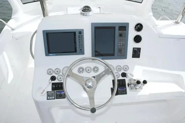 Azimut 72 Flybridge Yacht