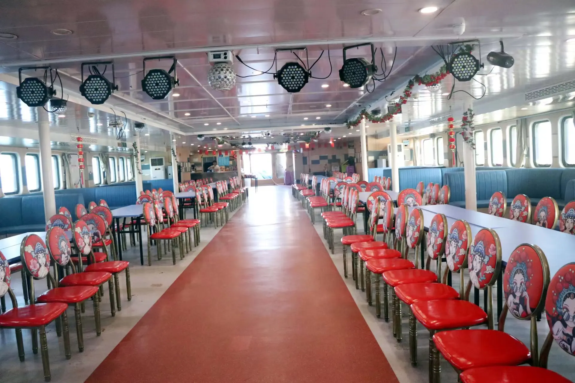 Tourist passenger ship