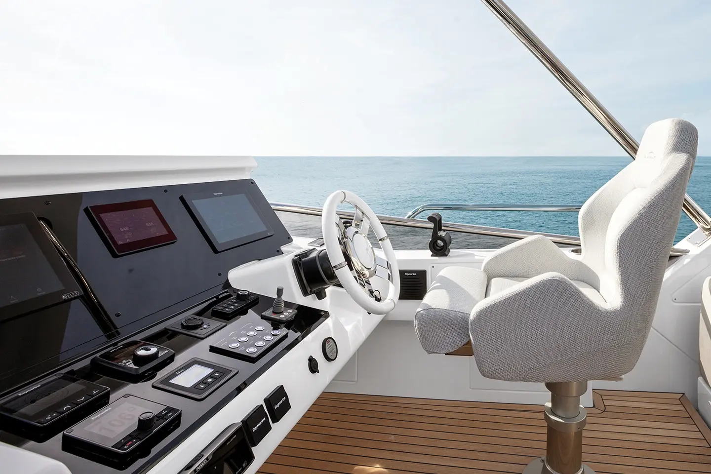 Azimut Magellano 66