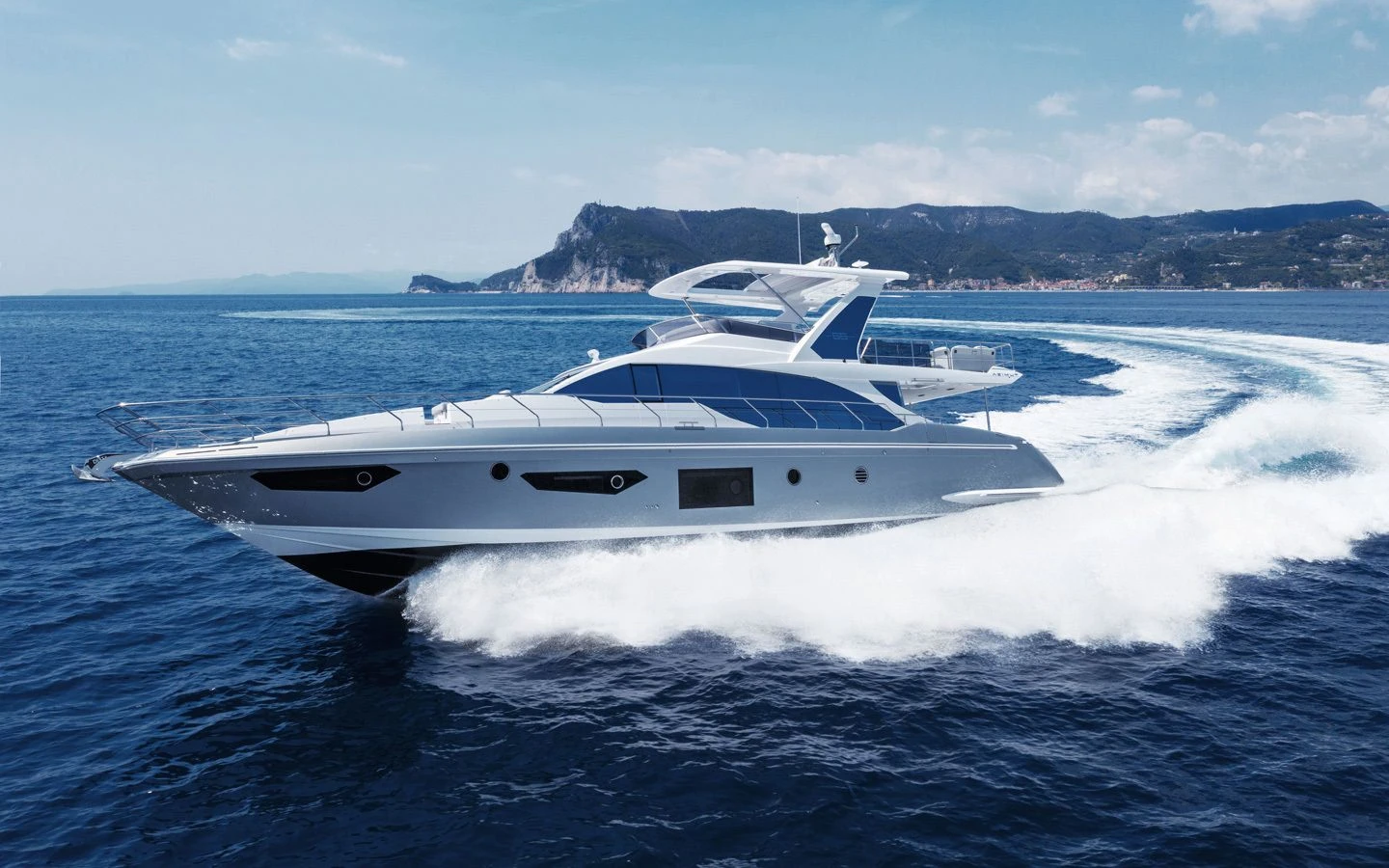 Azimut Magellano 66