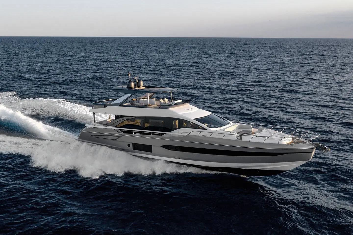 Azimut 78 FLY