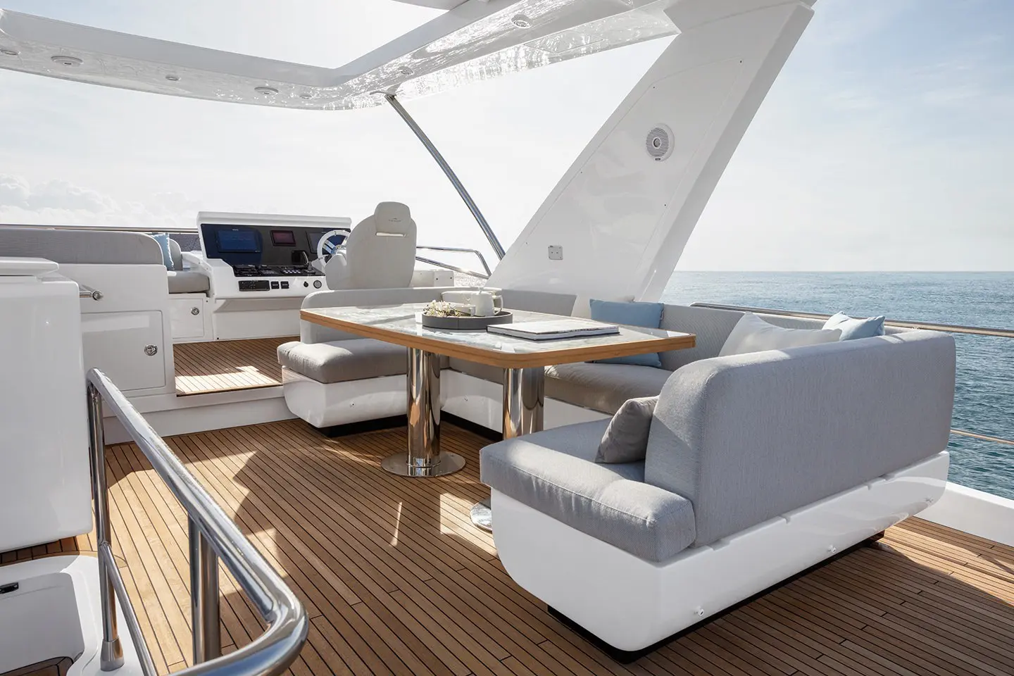 Azimut Magellano 66