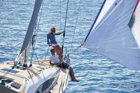 AZUREE 46