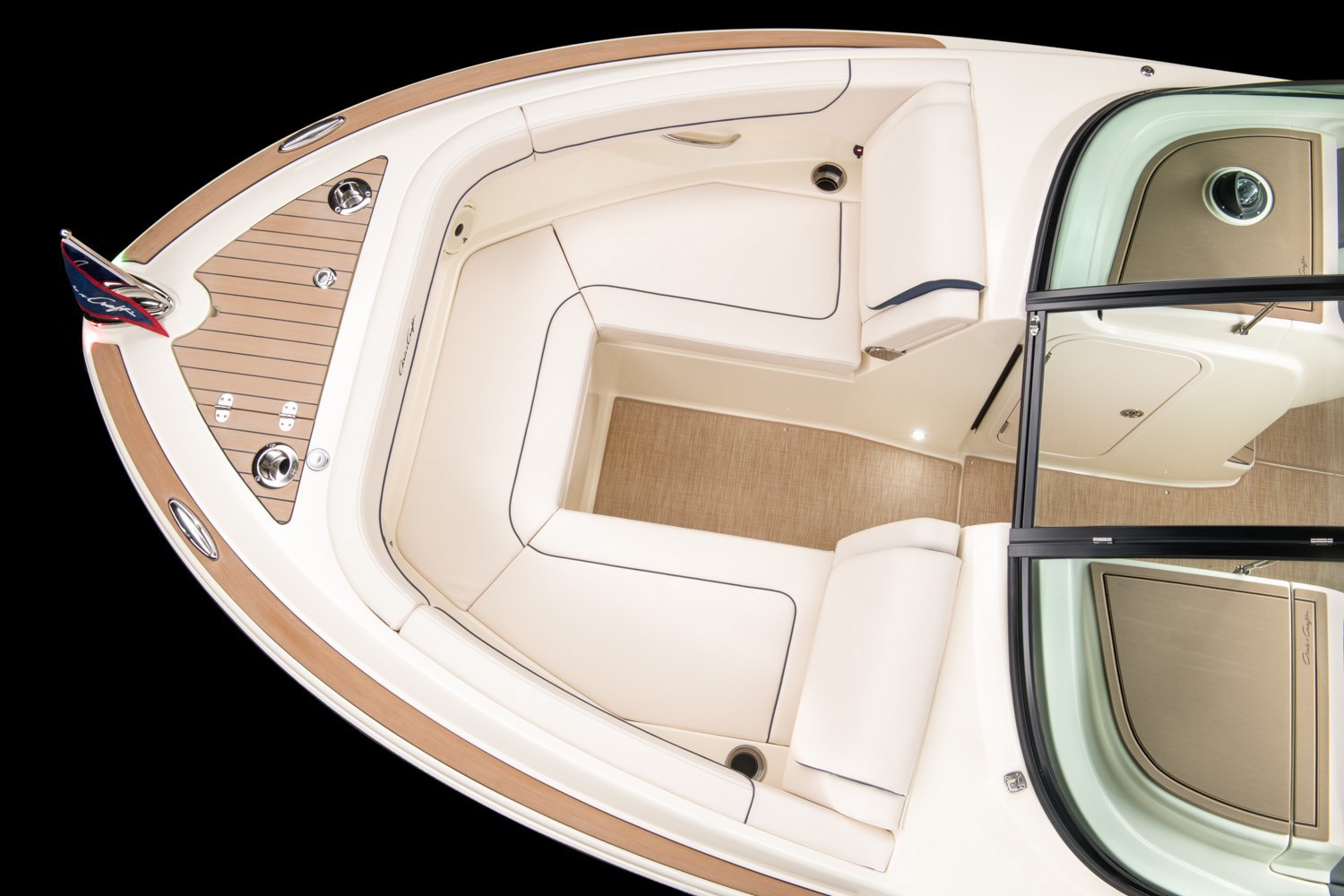 Chris Craft Calypso 24 boat foredeck