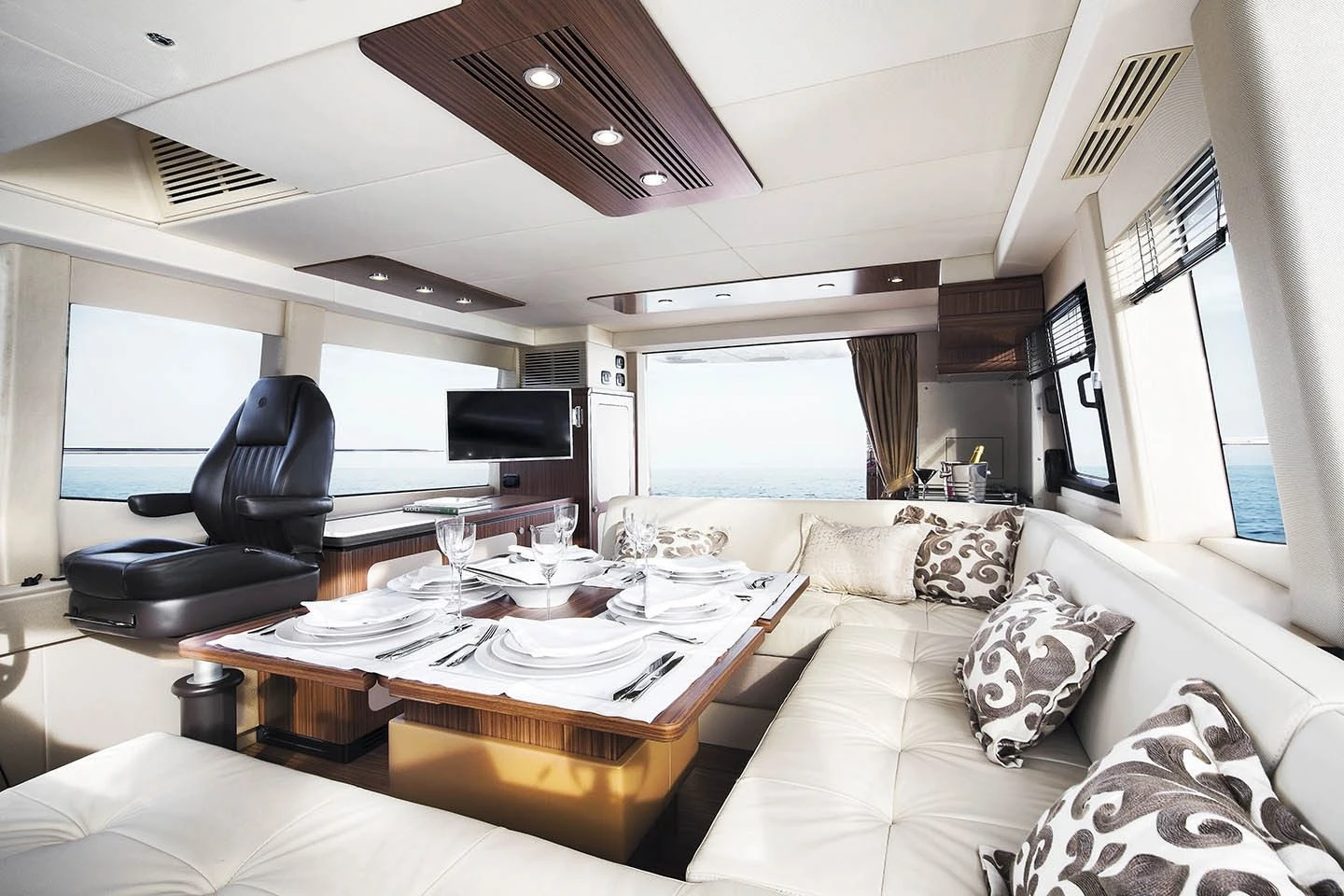 Azimut Magellano 53
