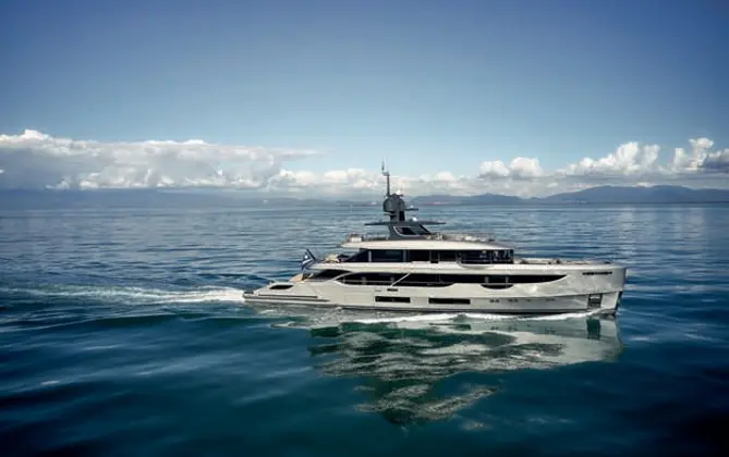 Benetti Oasis 40M