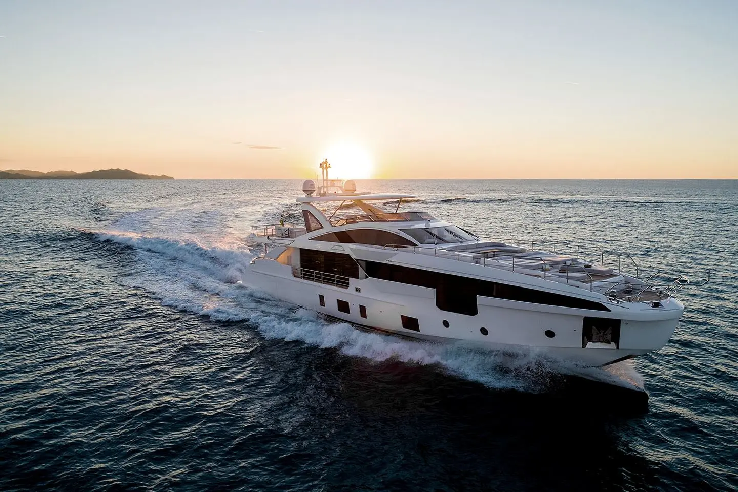 Azimut Grande 32