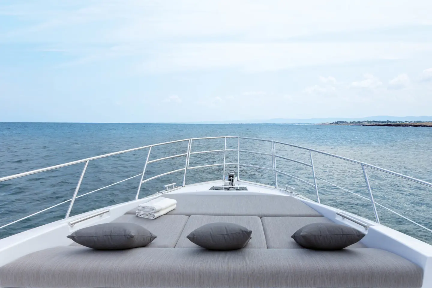 Azimut Grande S6-IPS-700