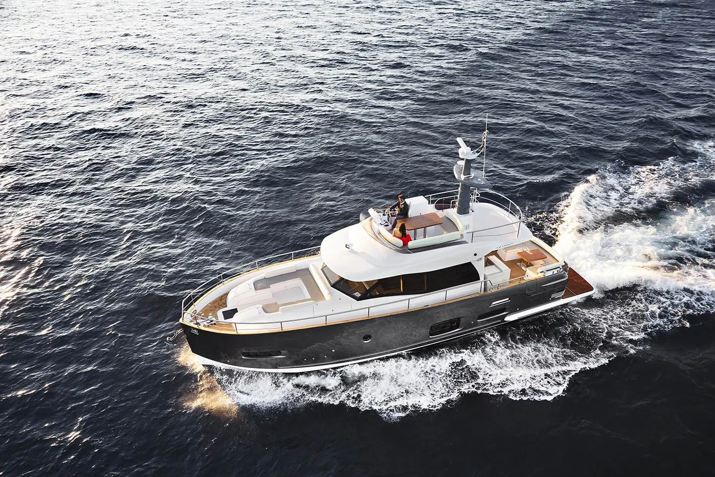 Azimut Magellano 53