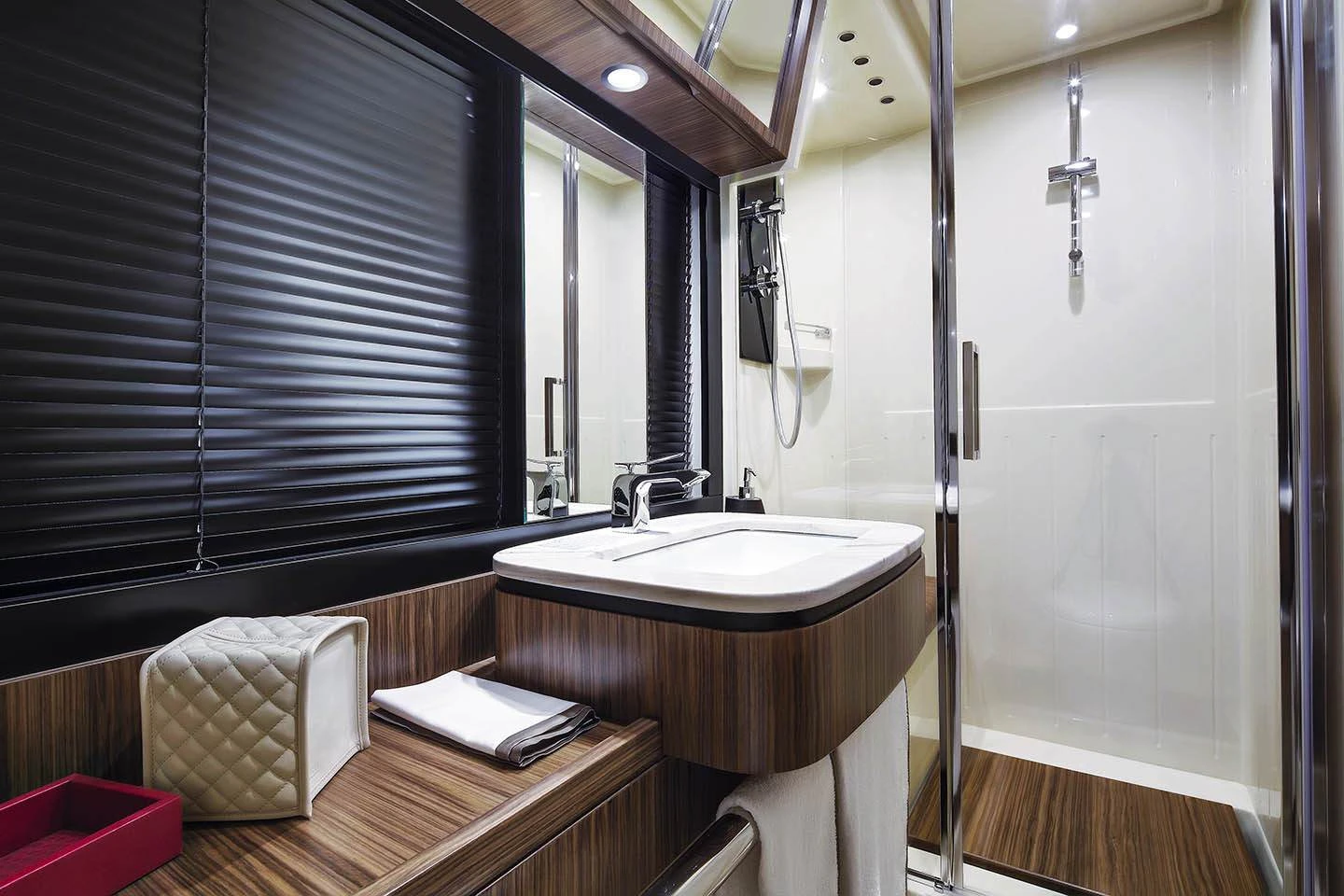 Azimut Magellano 53
